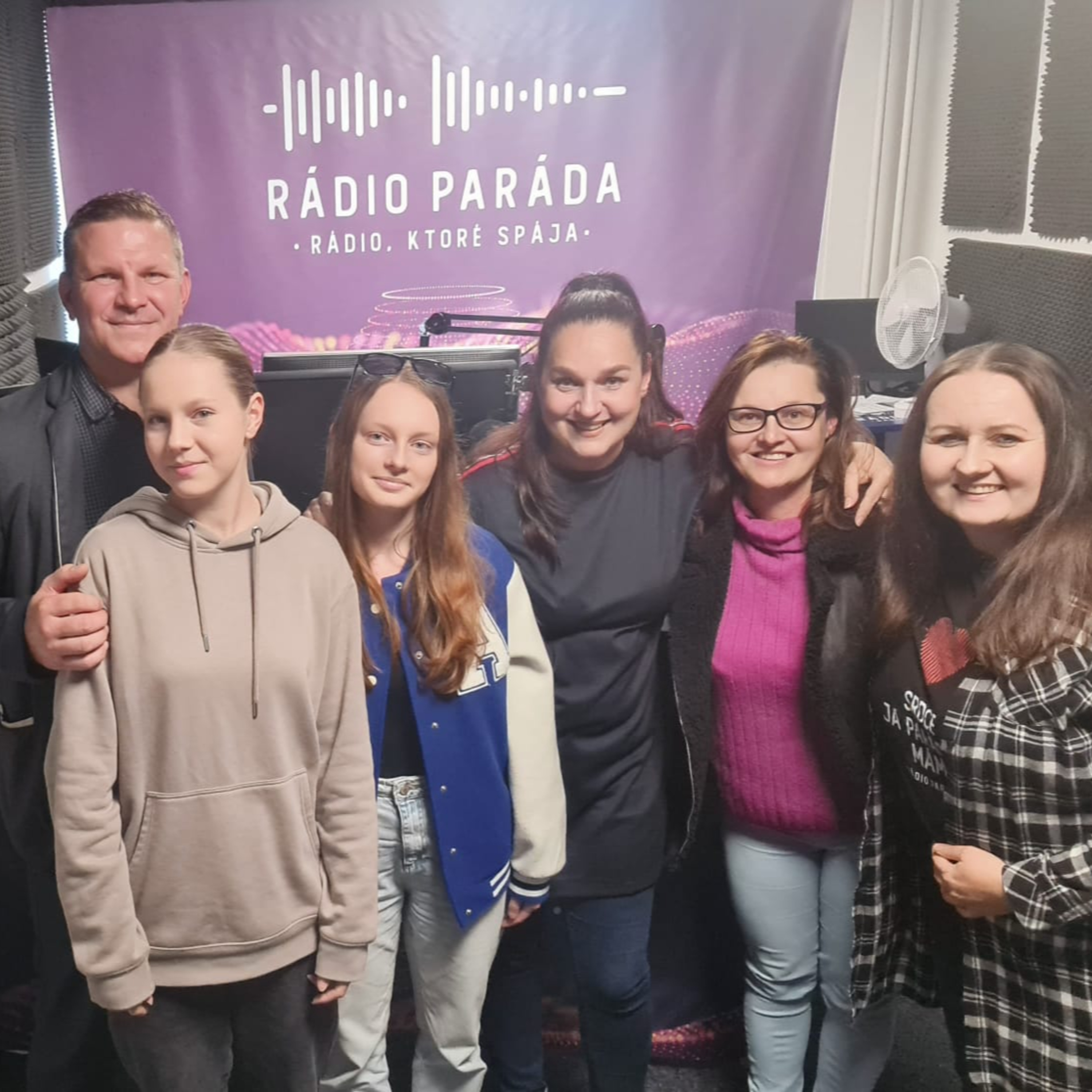 Rádio Paráda - rádio, ktoré spája