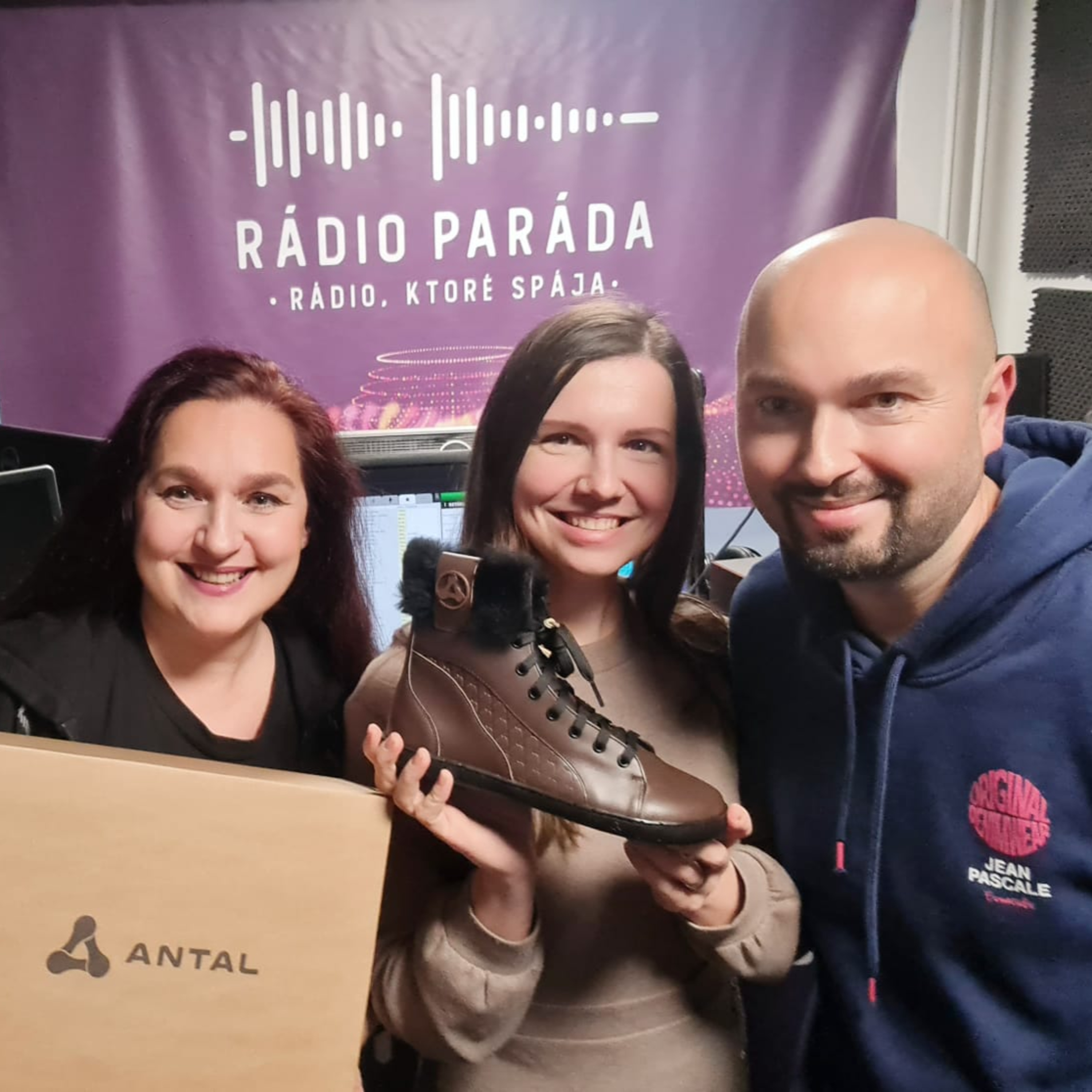#026 Parádni Východniari: Manželia Antalovci, výrobcovia premiových barefoot topánok episode artwork