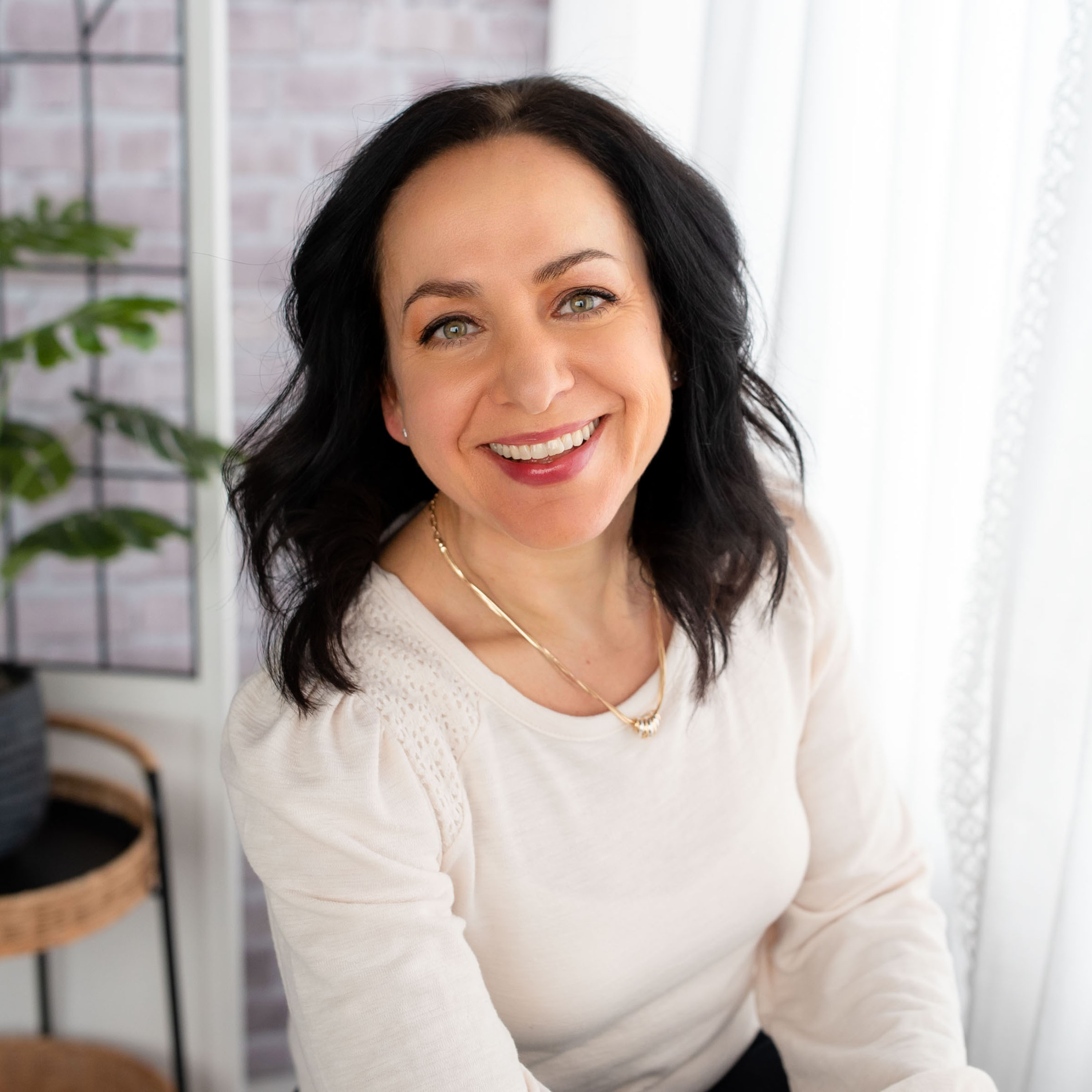 VP#70: Another "Sensitive" Vegan! WFPB Health Coach Anita Lupp on Self-Acceptance, Raising Health-Conscious Kids, and the Sacrilege of Forgoing Olive Oil episode artwork