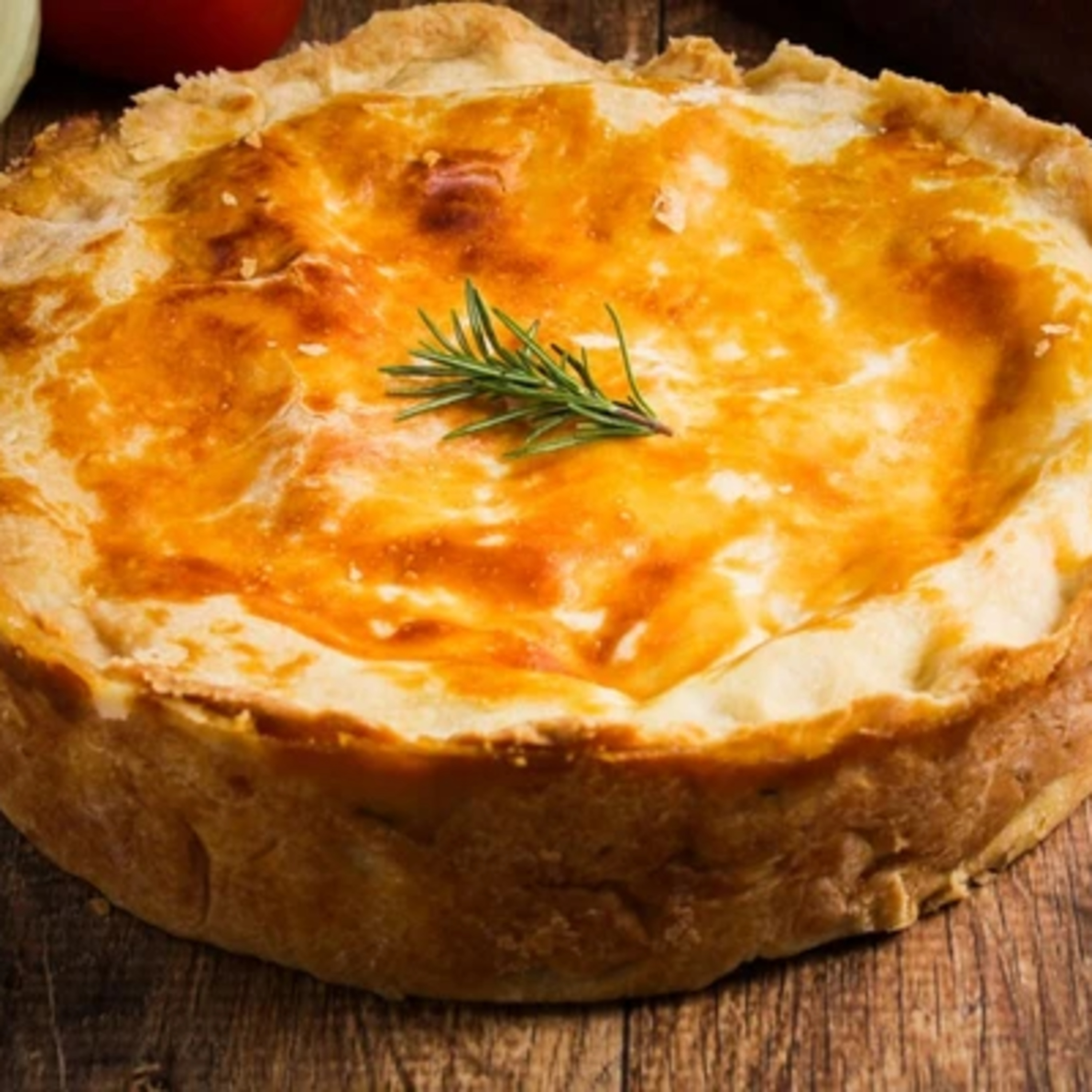 Aprenda a preparar uma torta de calabresa e provolone!