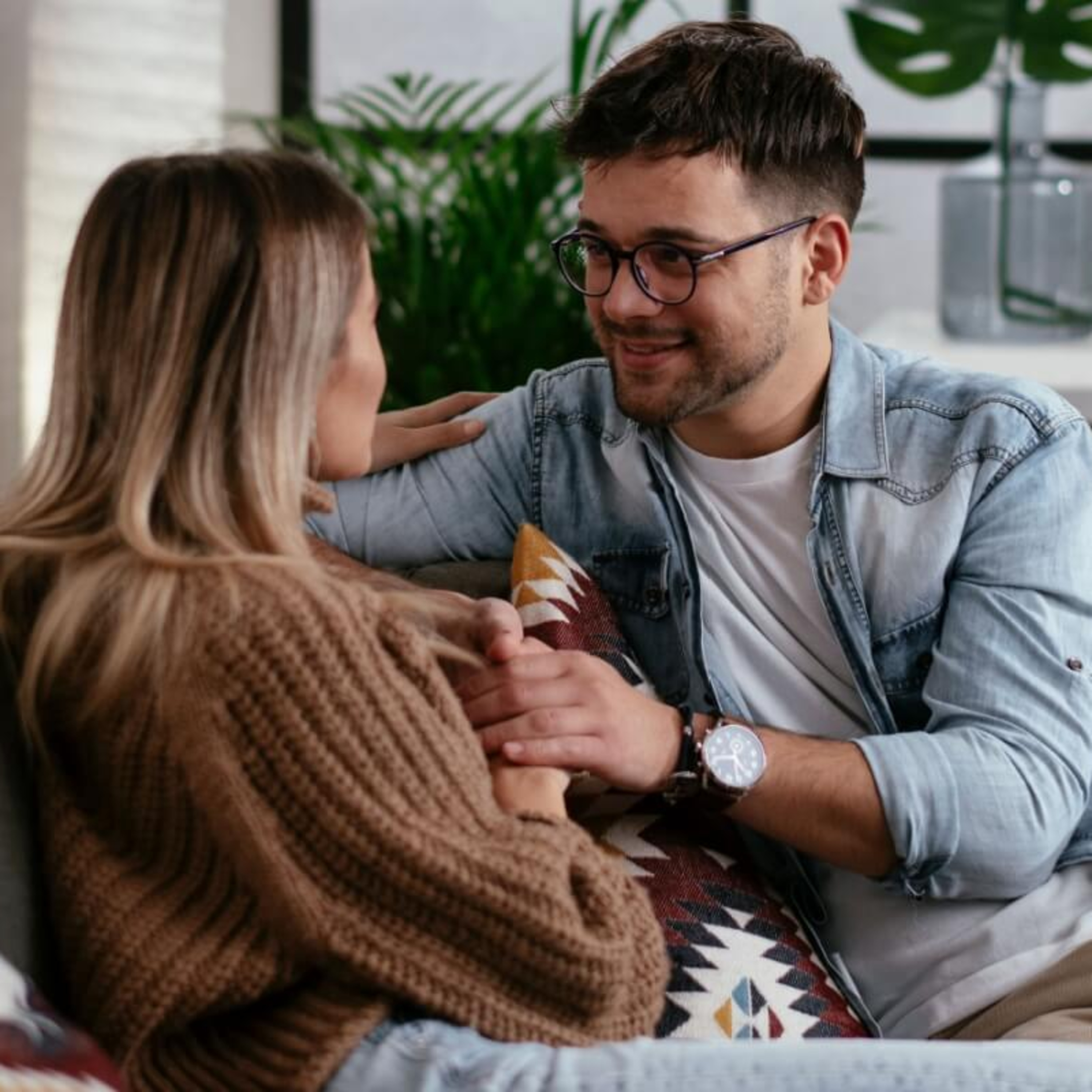 "Escuta ativa": por que saber ouvir é importante para relações?