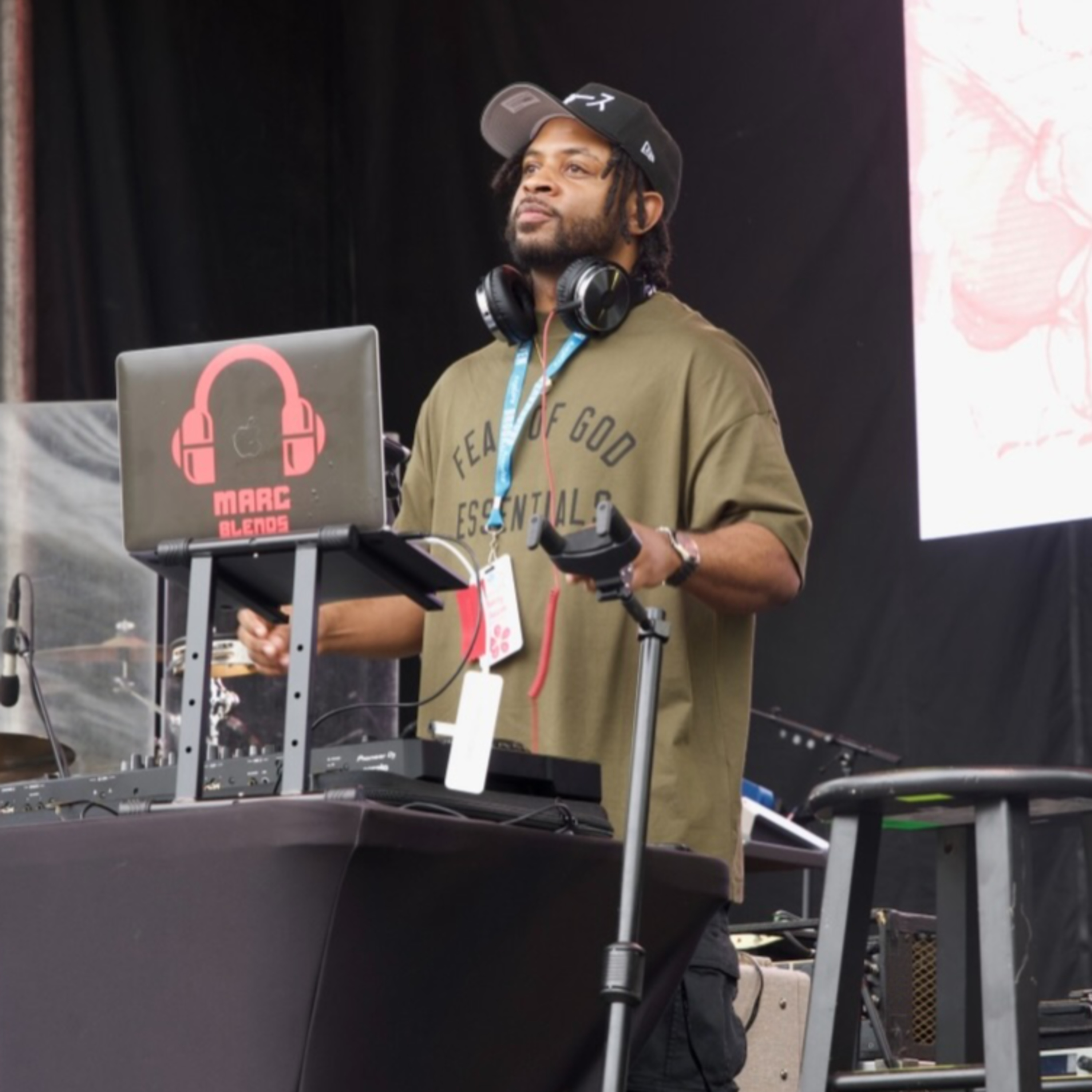 Share The Vibes Podcast