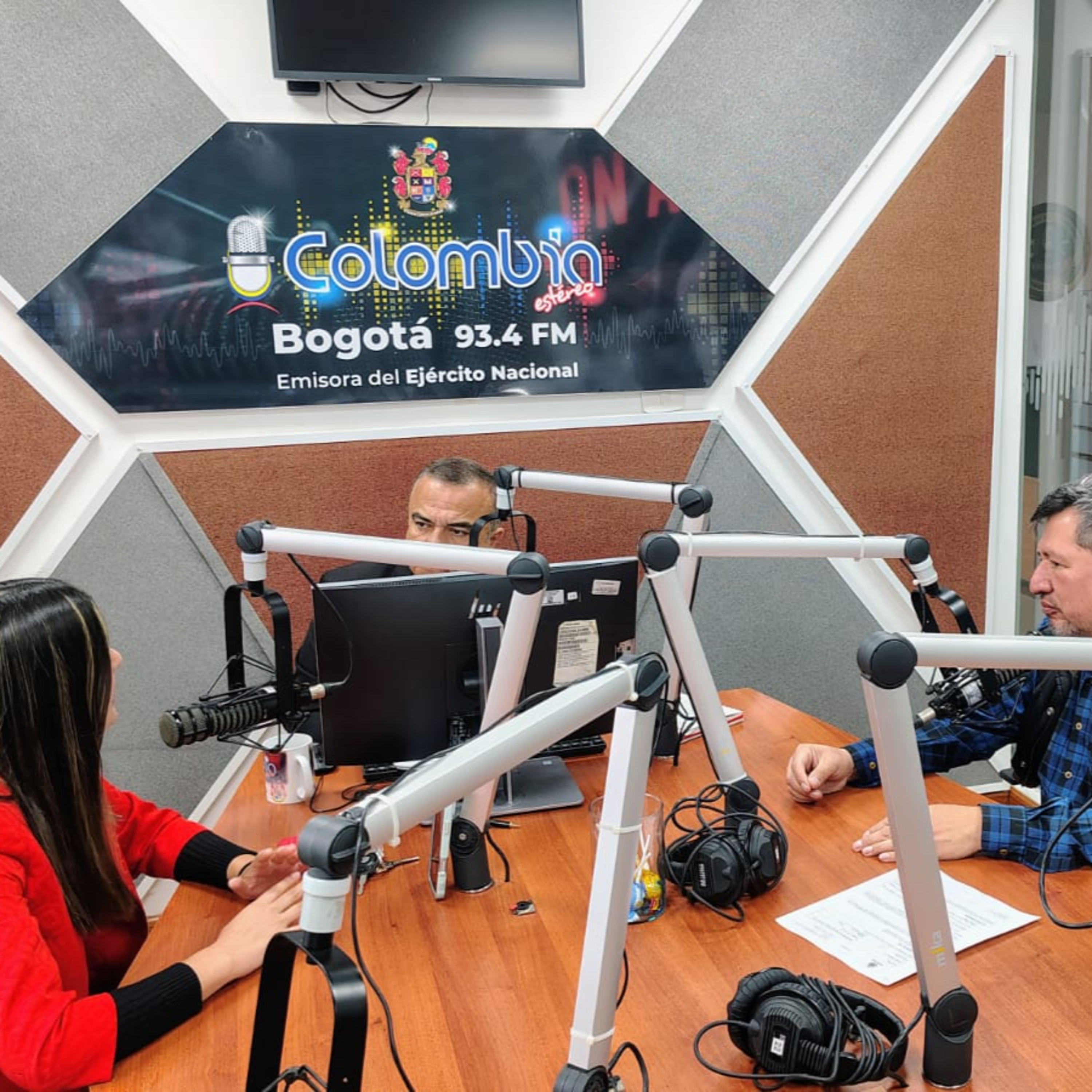 214. Los hijos de los héroes.  episode artwork