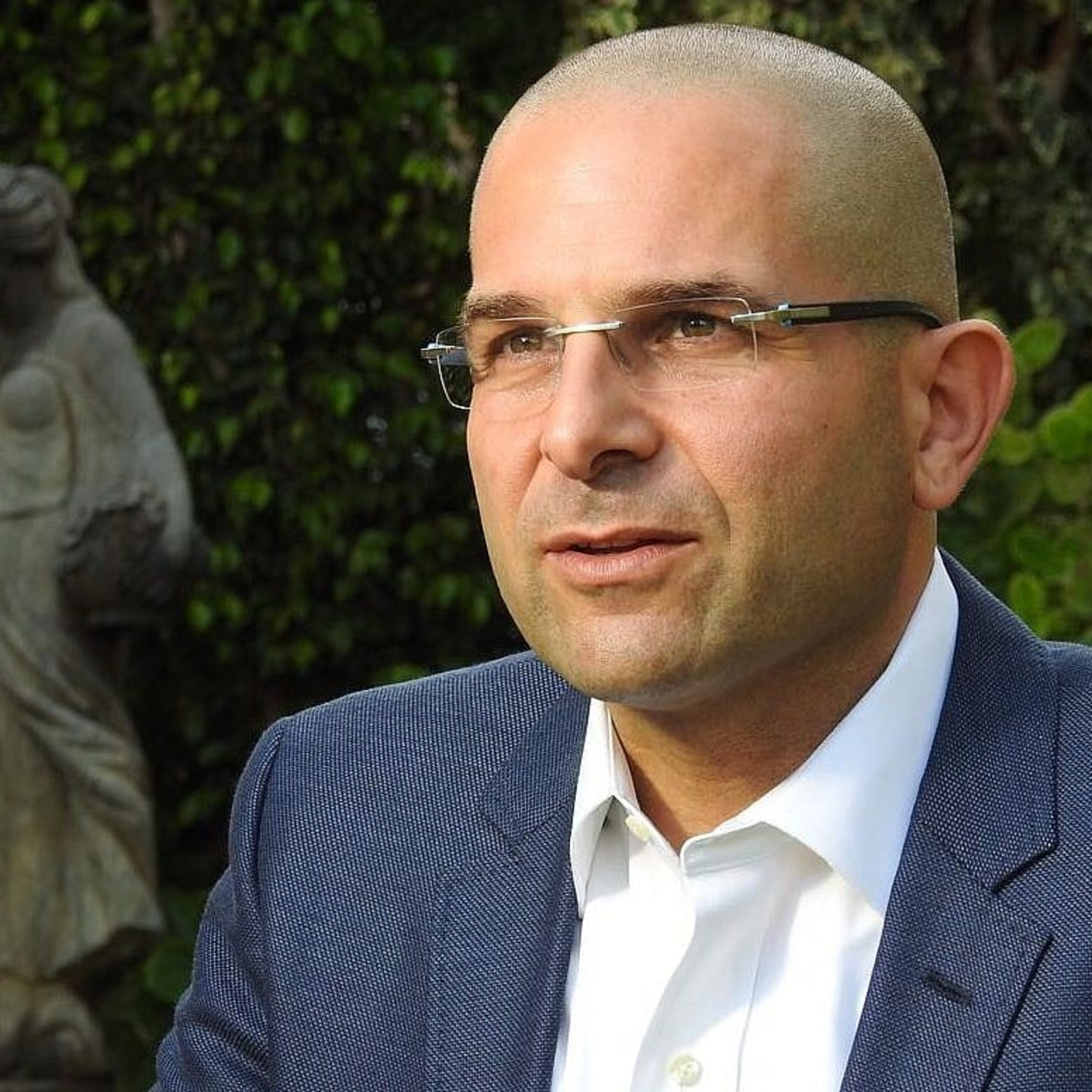 הבנקים גונבים אותך – והמדינה עוזרת להם | מיכה אבני חושף את כל האמת