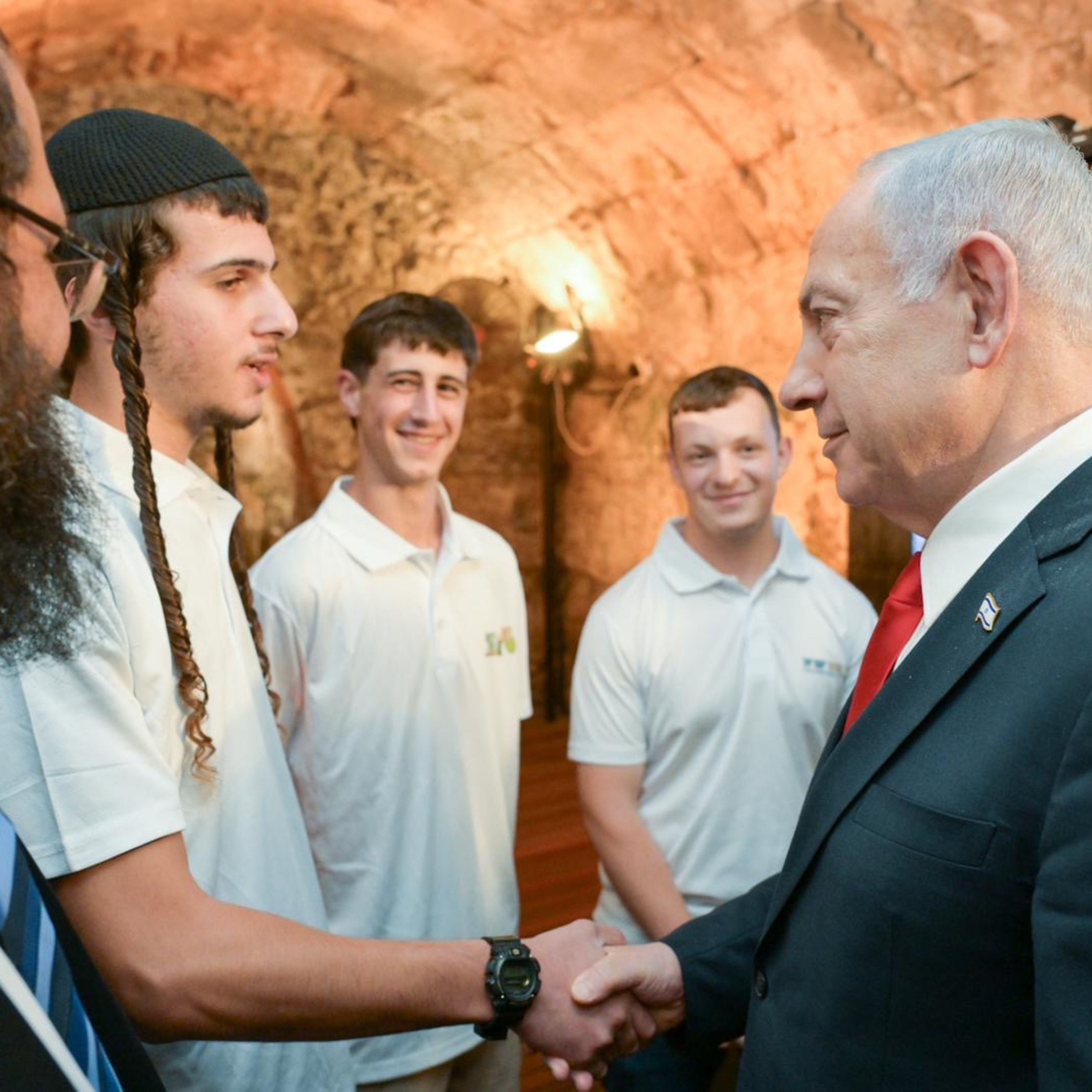 Dedicated to Charlie Kirk & family ❤️ Bibi “Only Strength & Comfort to the Good People” 😢 ​Psalm 46 🎵