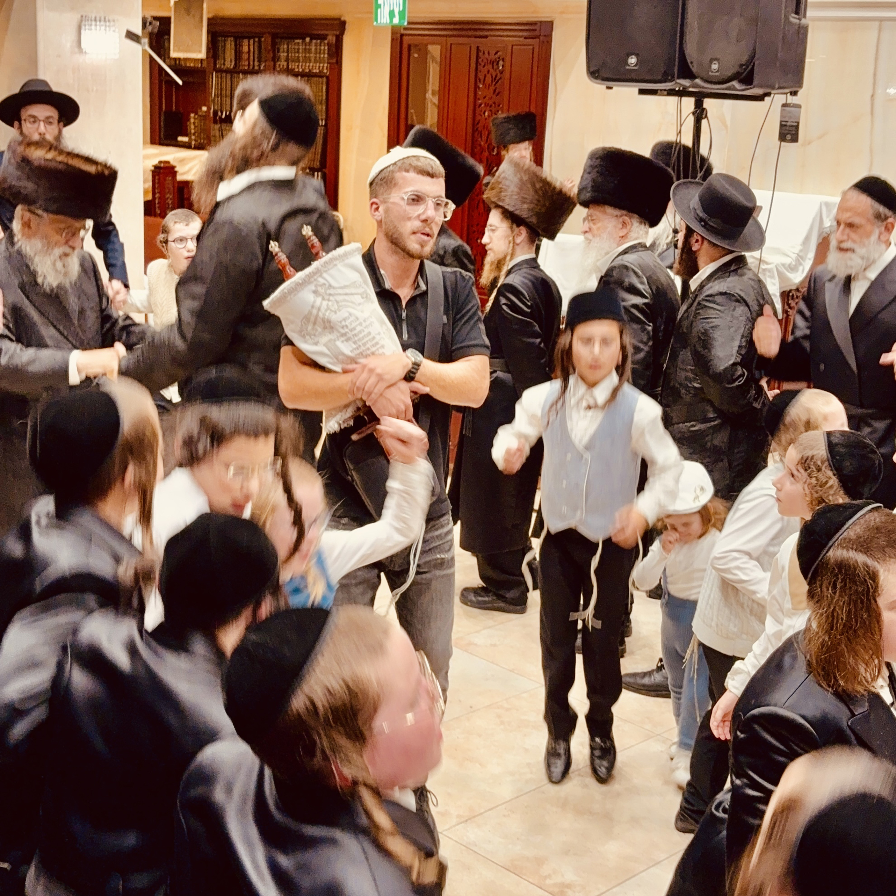 Bereshit - Judging all Favorably To Bring Moshiach Now - Likutei Halachos 1 12 @ Shirat David! episode artwork