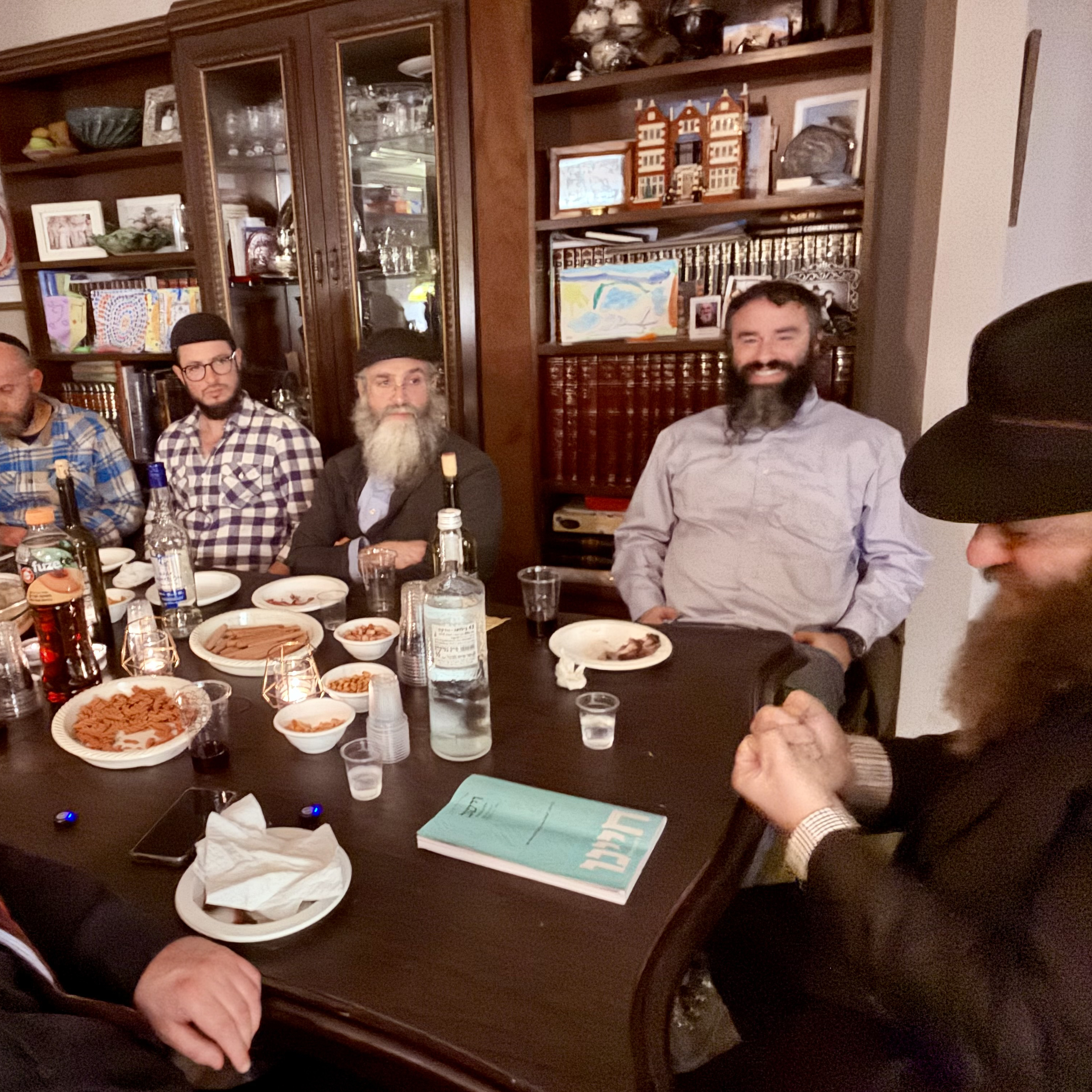 Fabrengen at R Jerome's lkovod Yud Tet Kislev "Padeh Shalom Nafshi" Lchaim Yom Rishon Chag Geulah! episode artwork