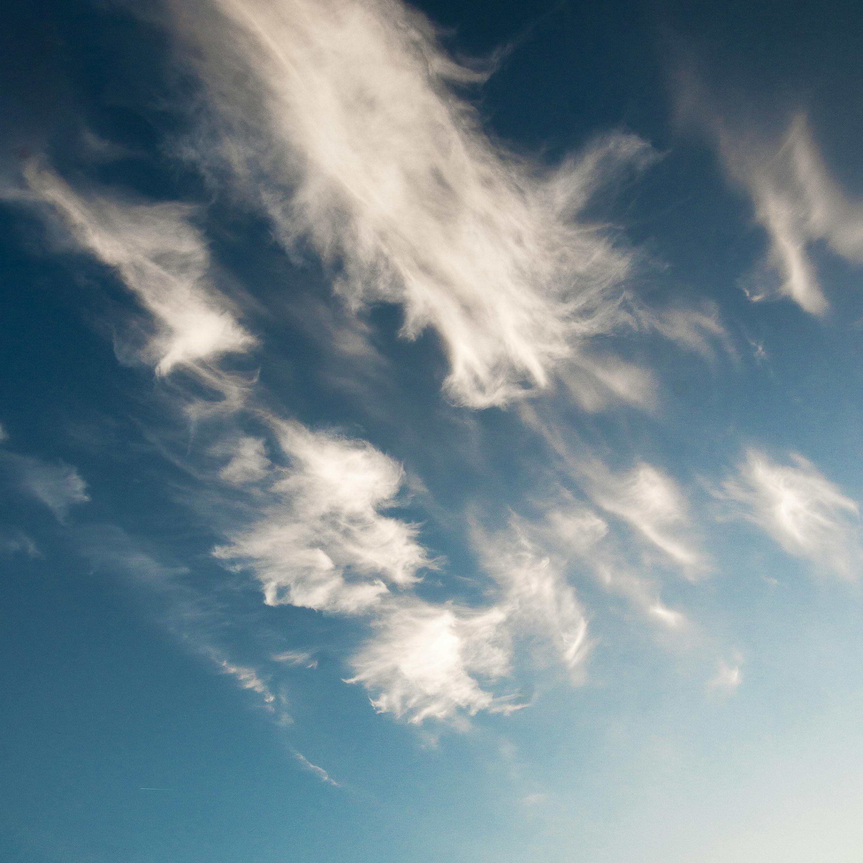 Steady Distant Wind for Deep Sleep, Relaxation & Focus – Calming Ambient Wind Sounds 9 Hours episode artwork
