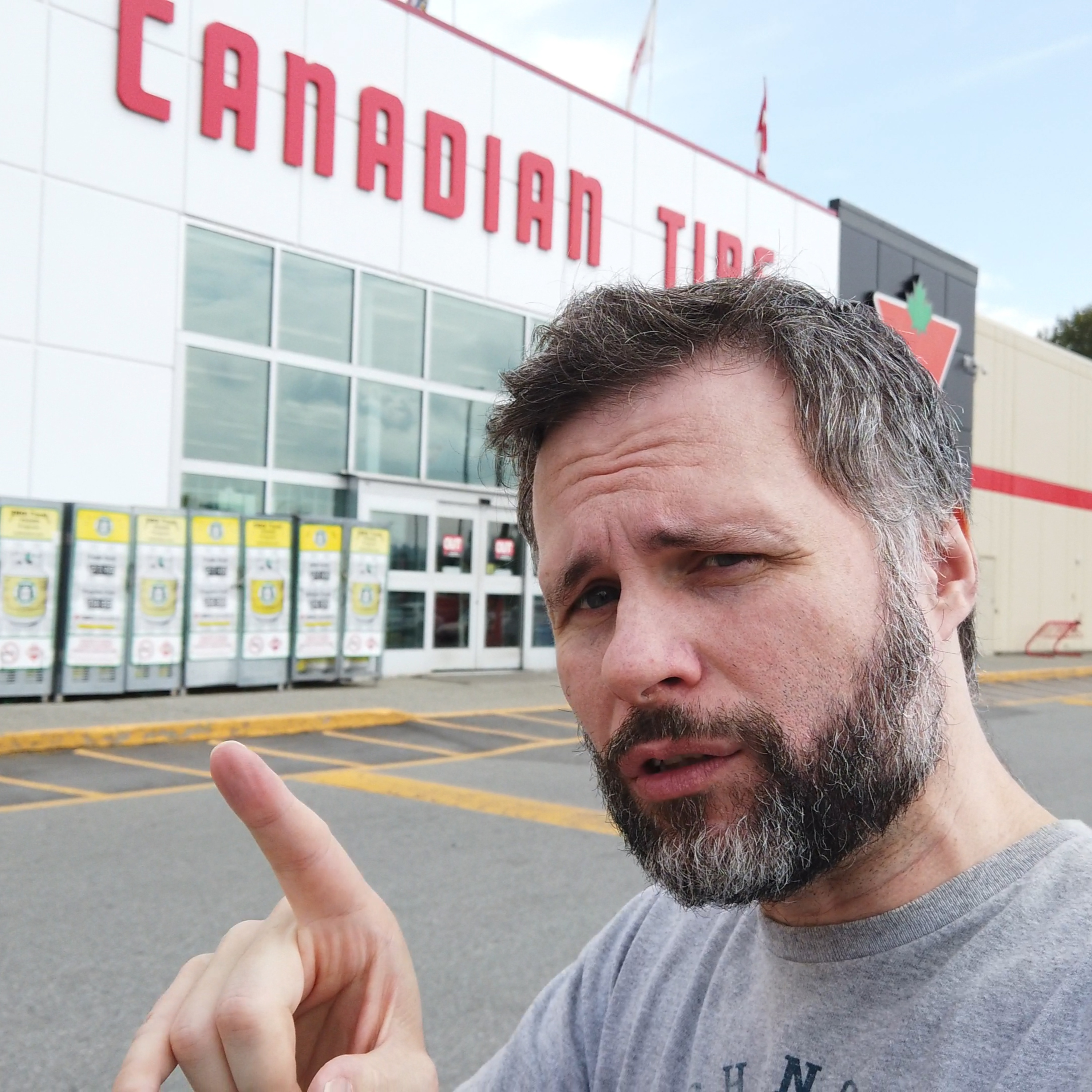Tour e Preços de Produtos de Casa, Ferramentas e mais no Canadá - Canadian Tire 🛒 🇨🇦 episode artwork