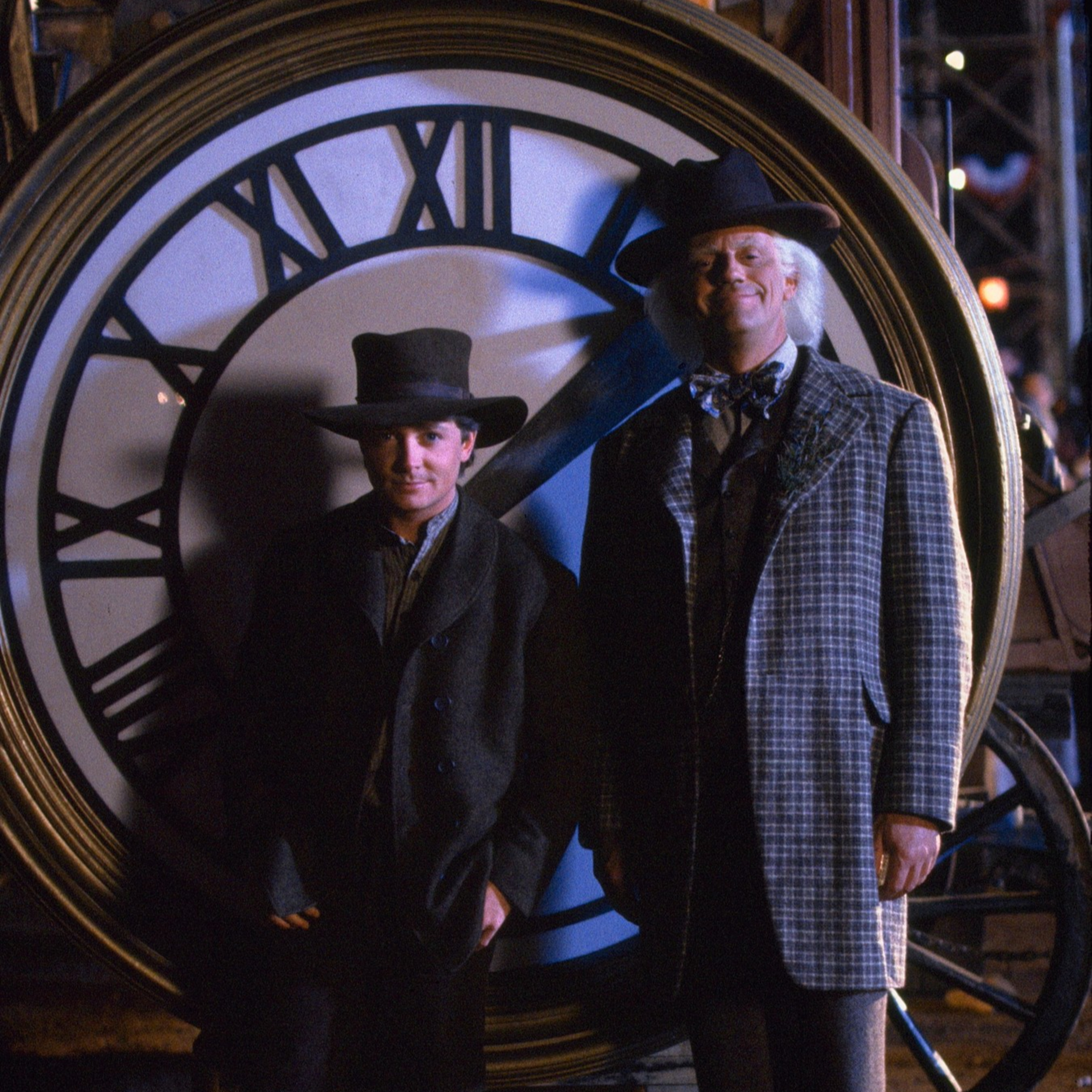 League of Ordinary Gentlemen Podcast Episode #486 - The League Vs. Back to the Future Part III episode artwork