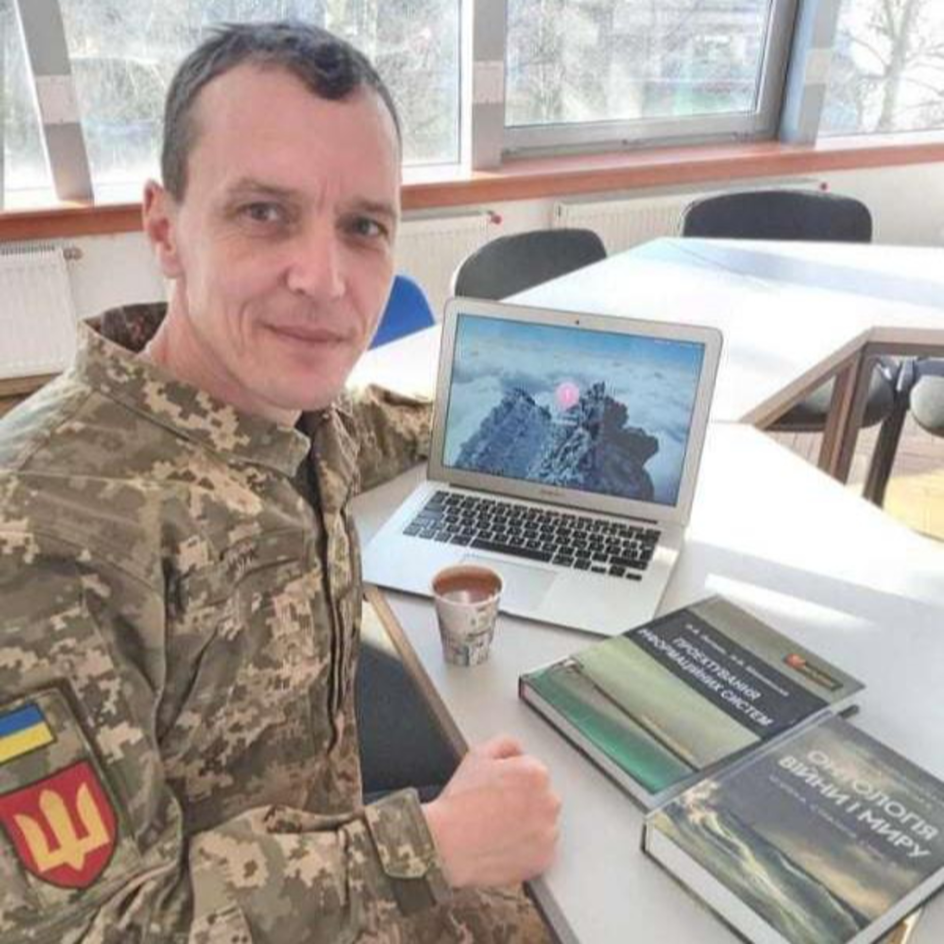 Українська Хвиля: Ексзистенційна війна поета і офіцера ЗСУ Володимира Тимчука episode artwork