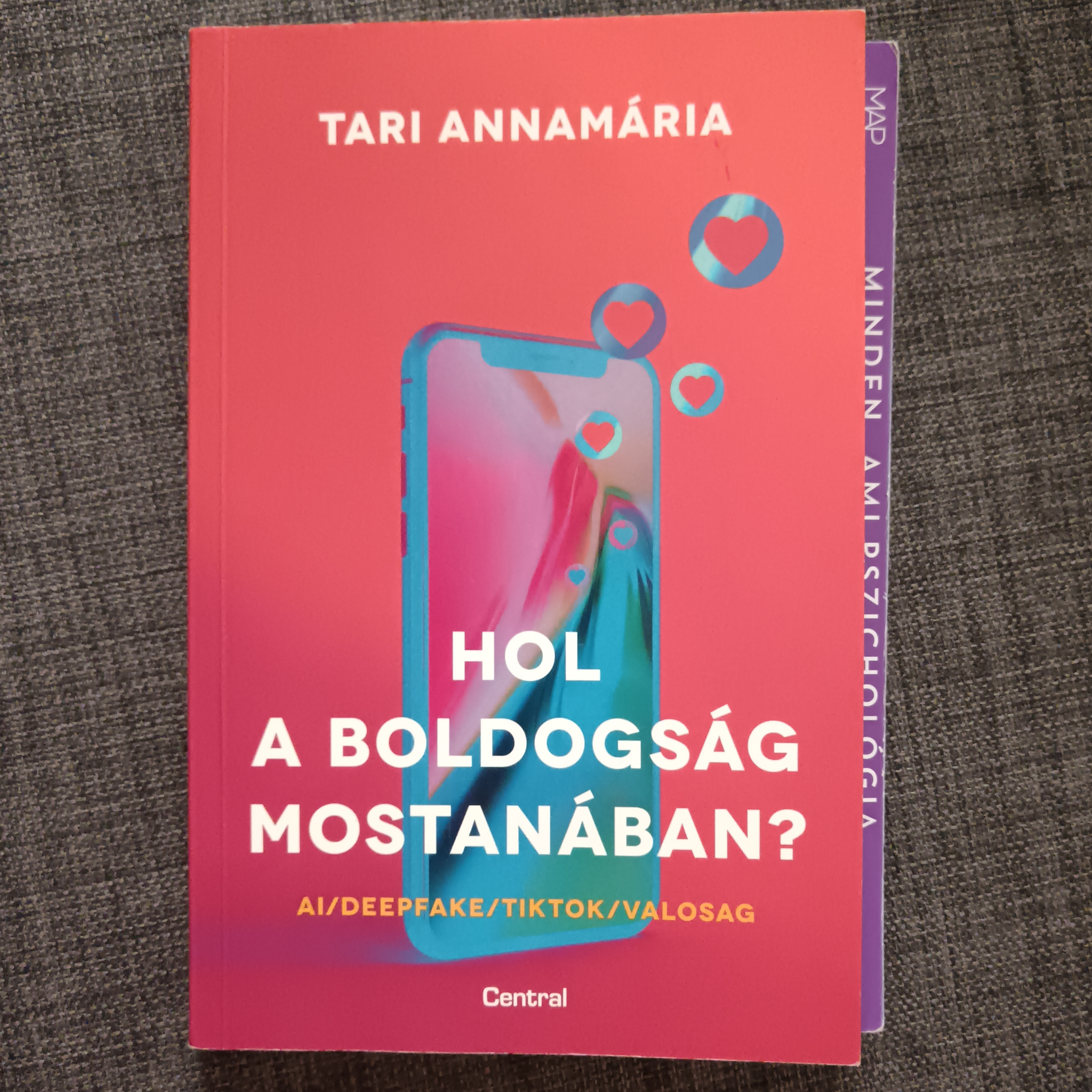 Hol a boldogság mostanában? AI/deepfake/TikTok/valosag - Tari Annamária episode artwork