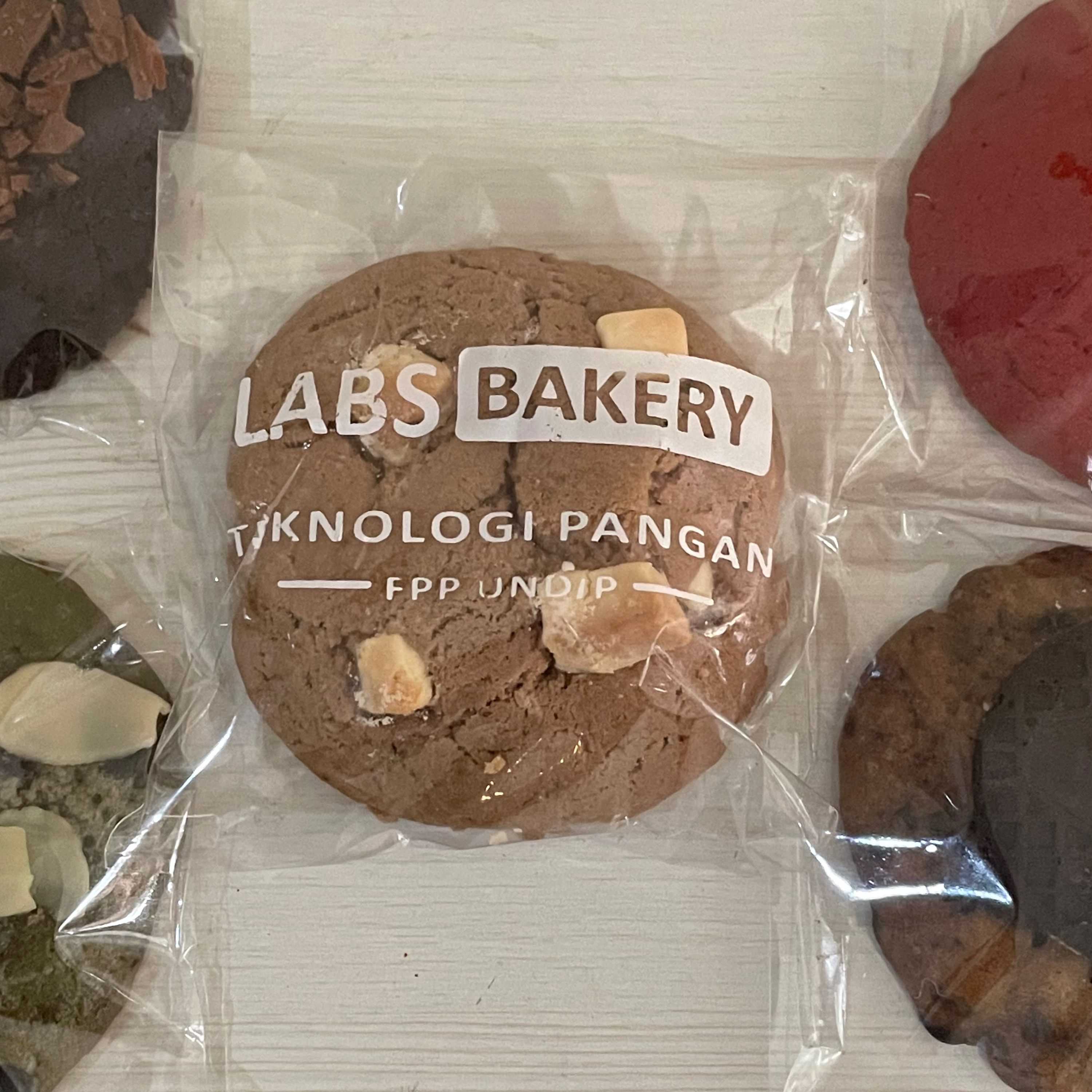 Kisah Inspiratif dari Labs Bakery: Dinda dan Riefa