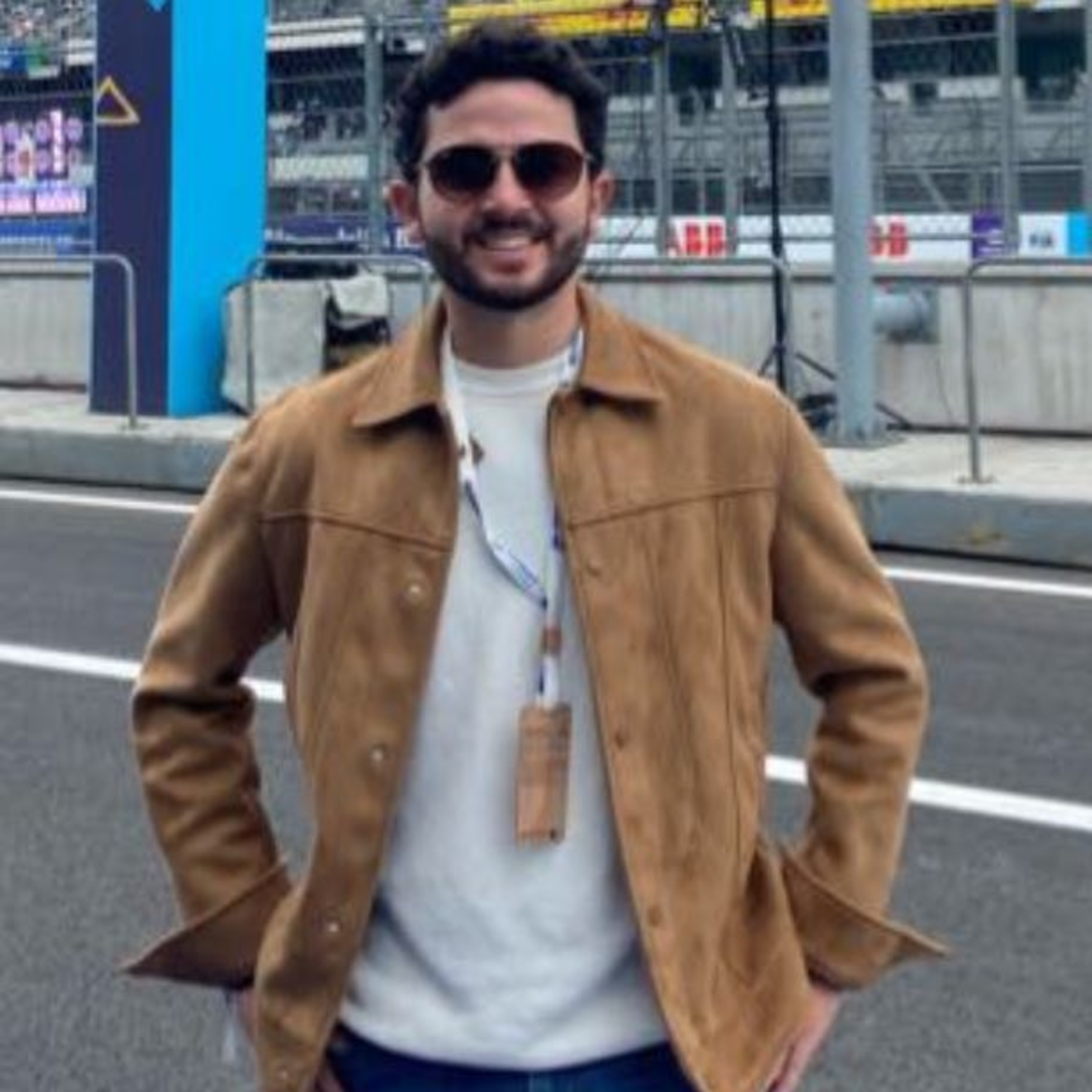 Milo Barrera: un milennial en la Secretaría de Economía (Notas para entender la gira por Alemania) episode artwork