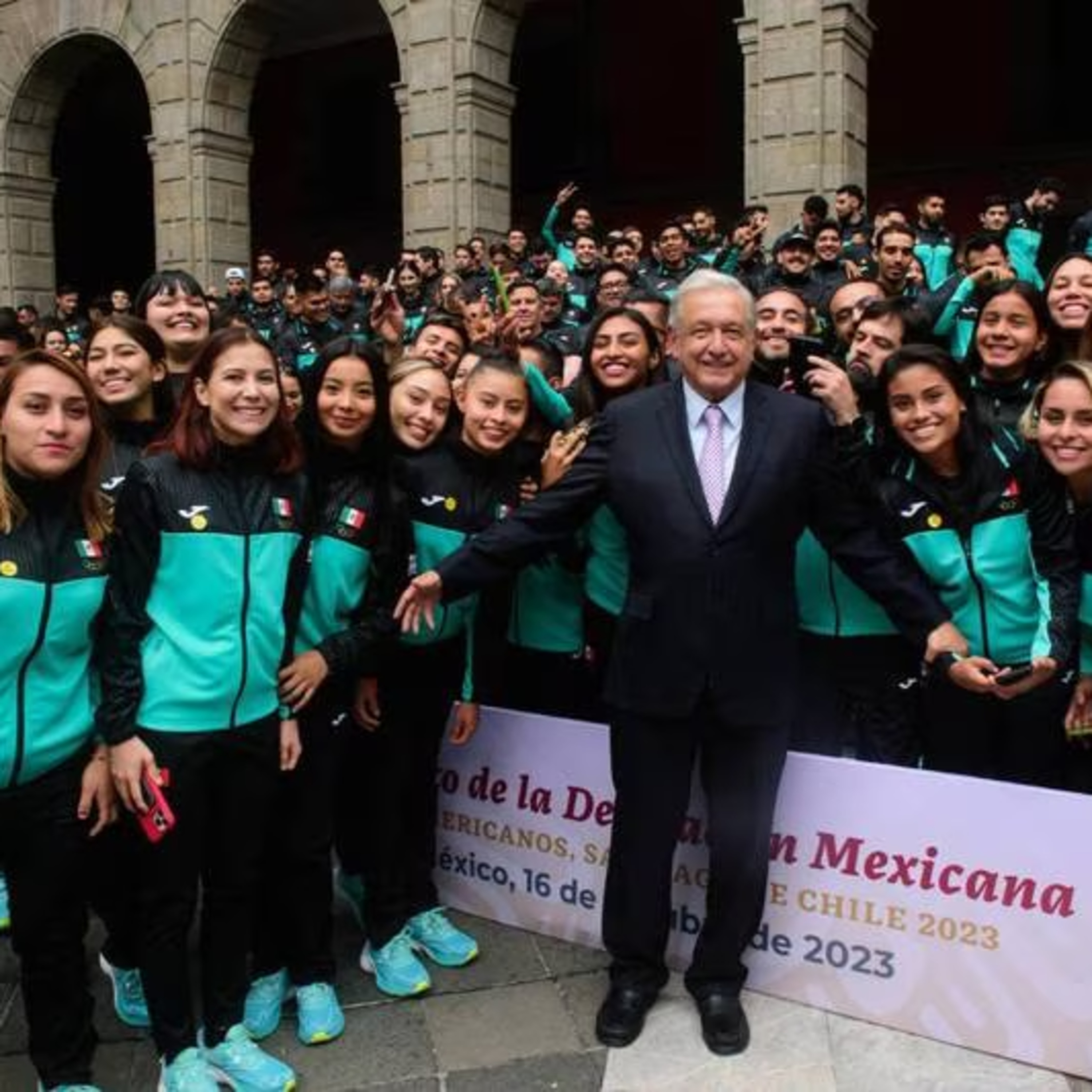 México Hace Historia en los Juegos Panamericanos de Santiago 2023 - Zoom Sports Lunes 06/11/23 episode artwork