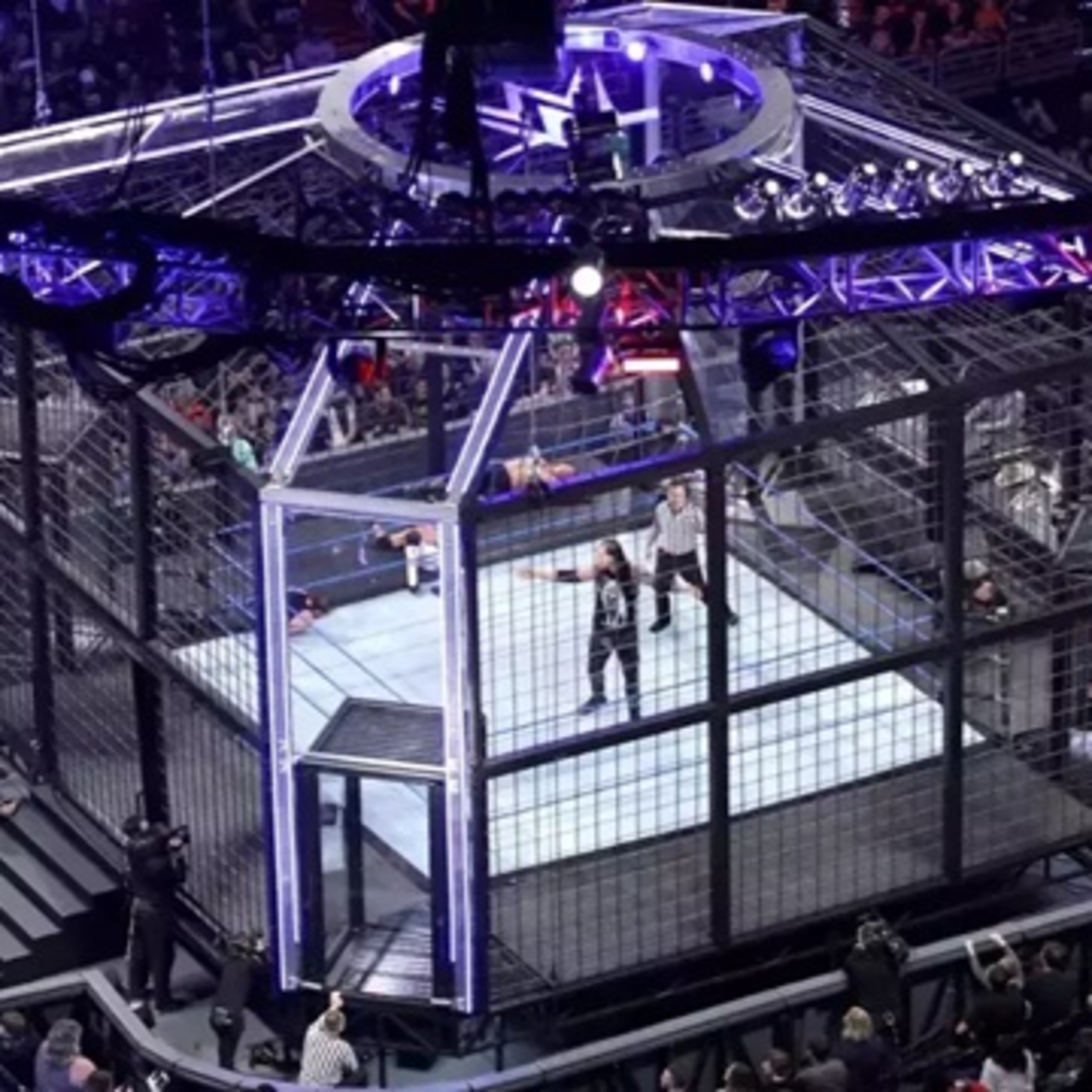 El camino a WWE Elimination Chamber 2025 ¿Cómo va quedando la cámara de eliminación? episode artwork