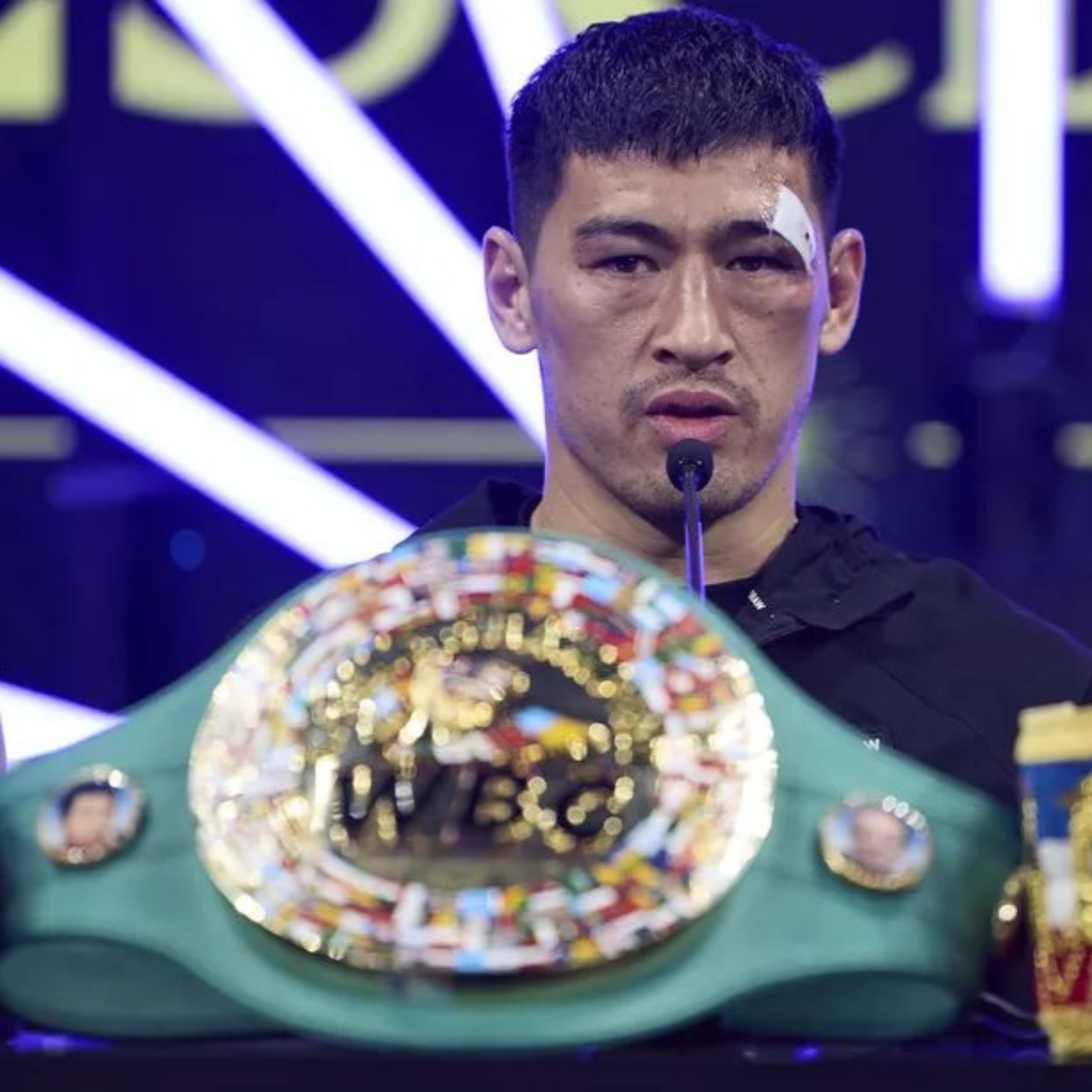 Dmitry Bivol renuncia al cinturón del CMB; David Benavidez es el Nuevo Campeón episode artwork