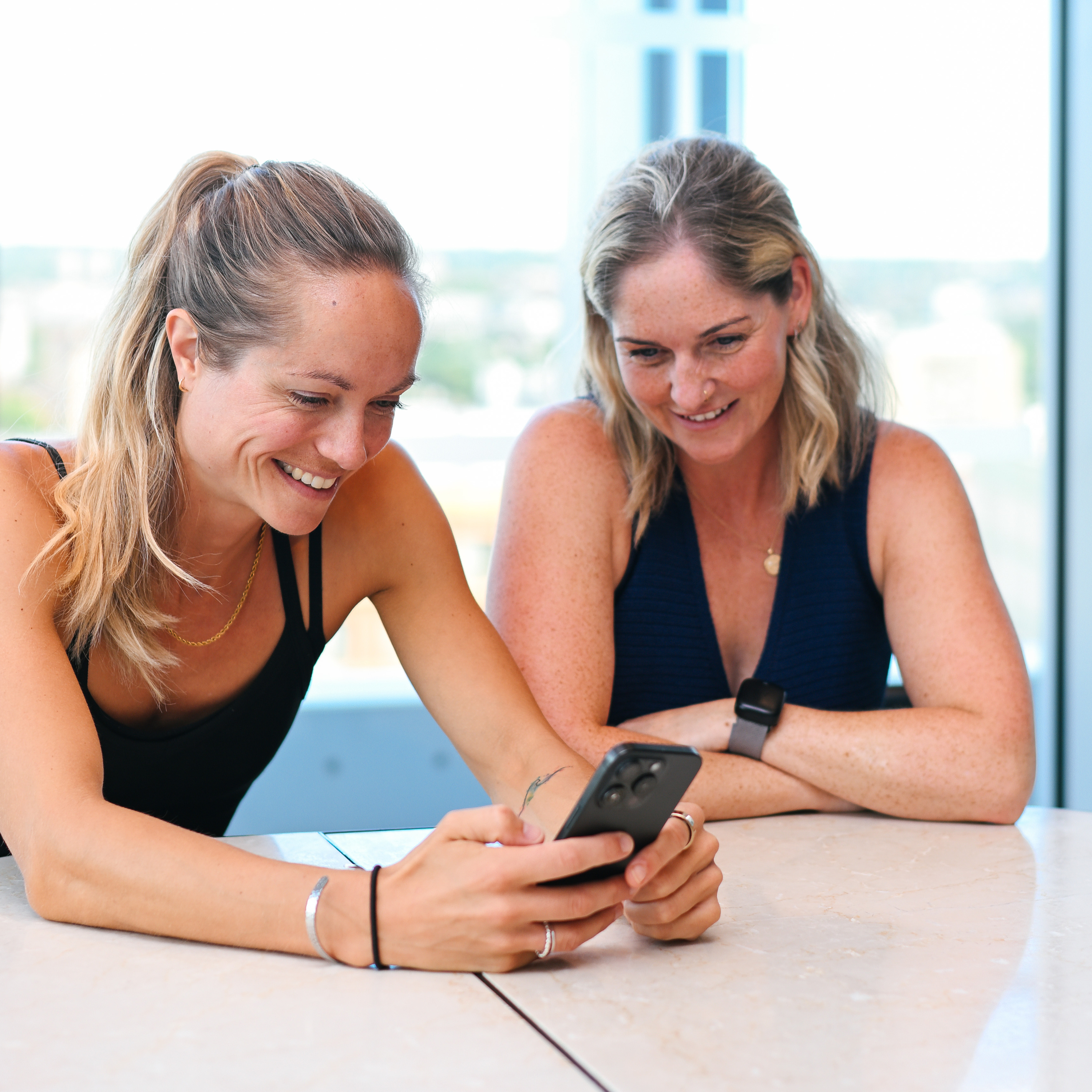 Ep. 900 - Q&A - Psychology of Weight Loss and Self-Sabotage, Pros and Cons of therapy and Leg extension swaps