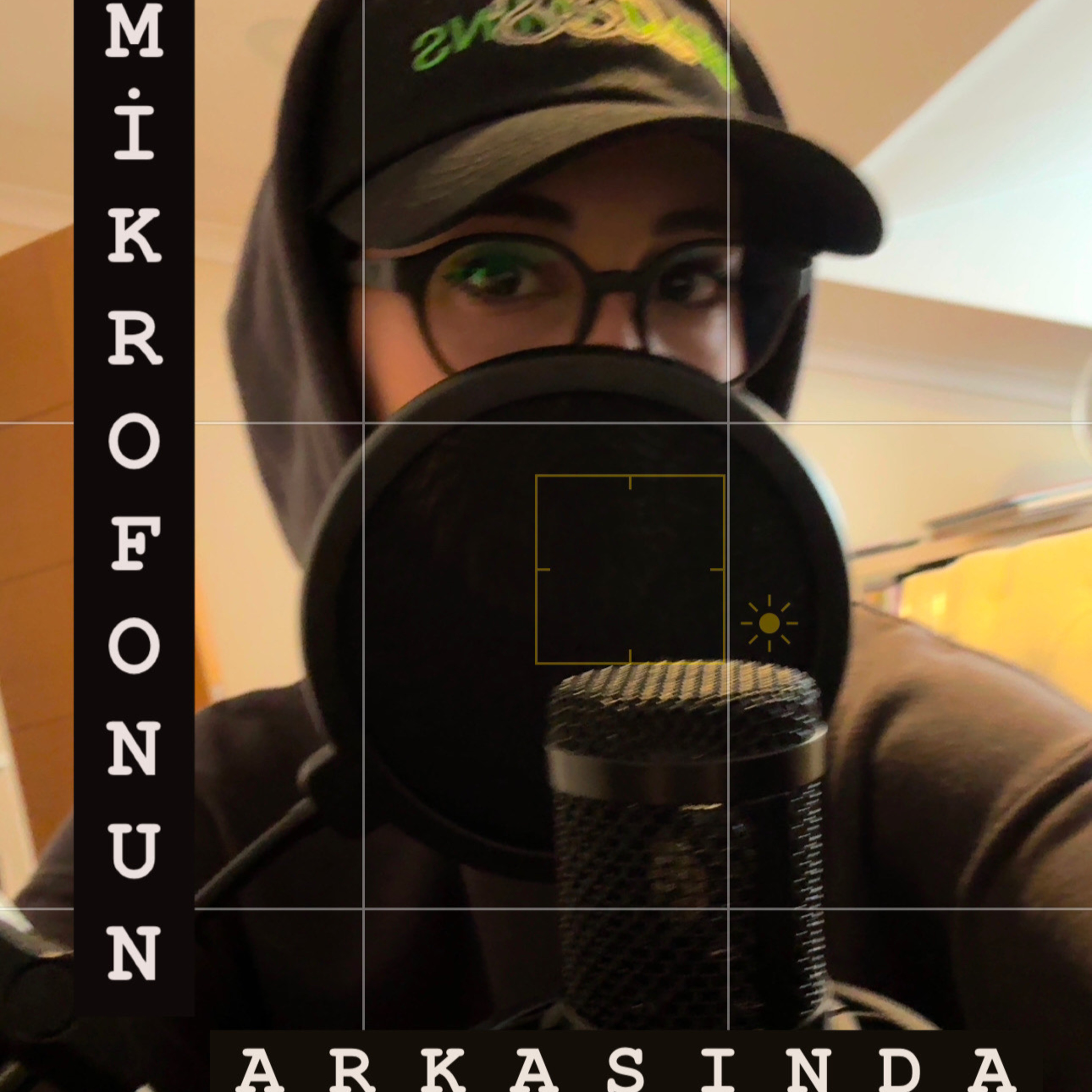 Mikrofonun Arkasında