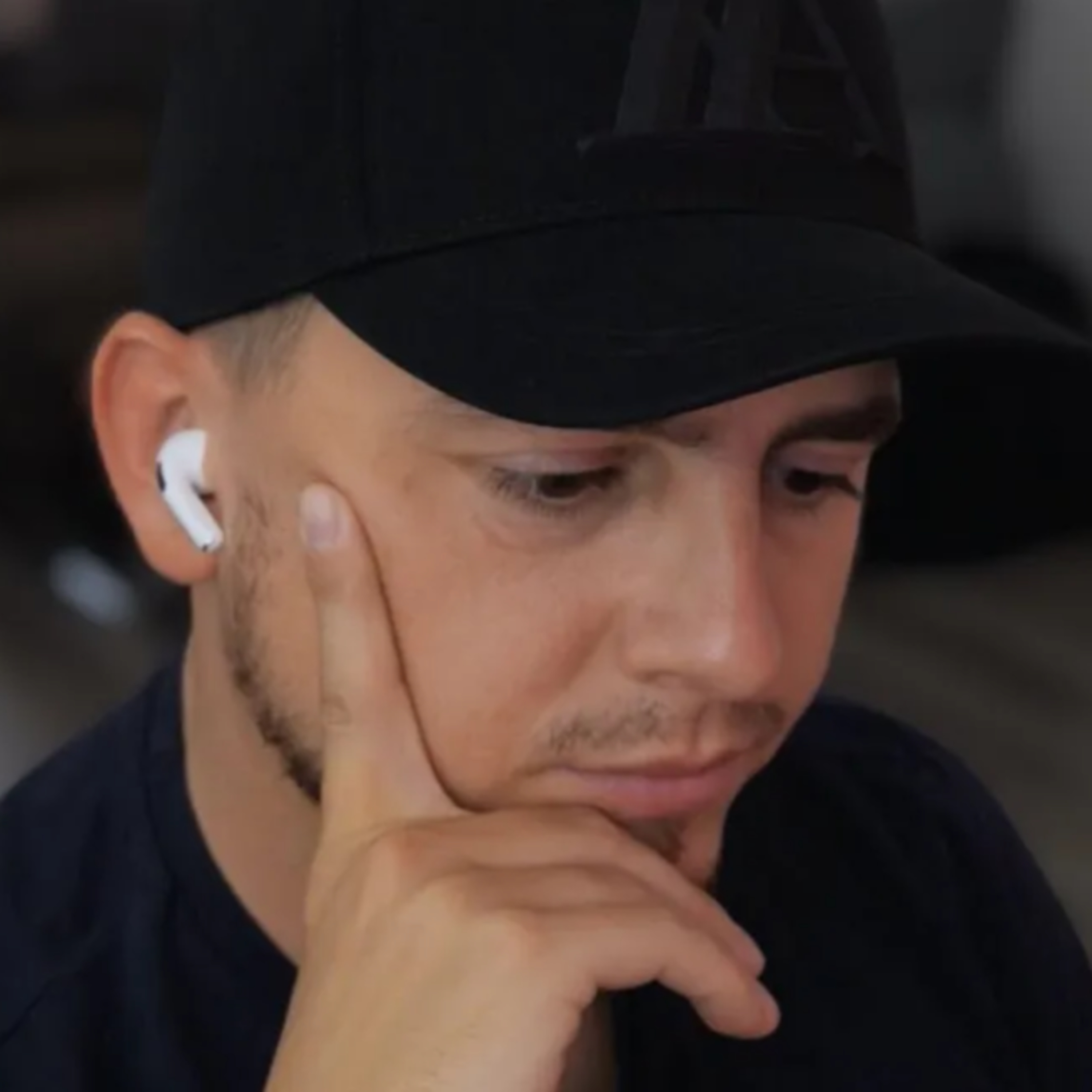 ZPOVĚĎ OBĚTI #13: "Zneužíval mě můj vlastní bratr. Tohle je ve společnosti absolutní tabu"