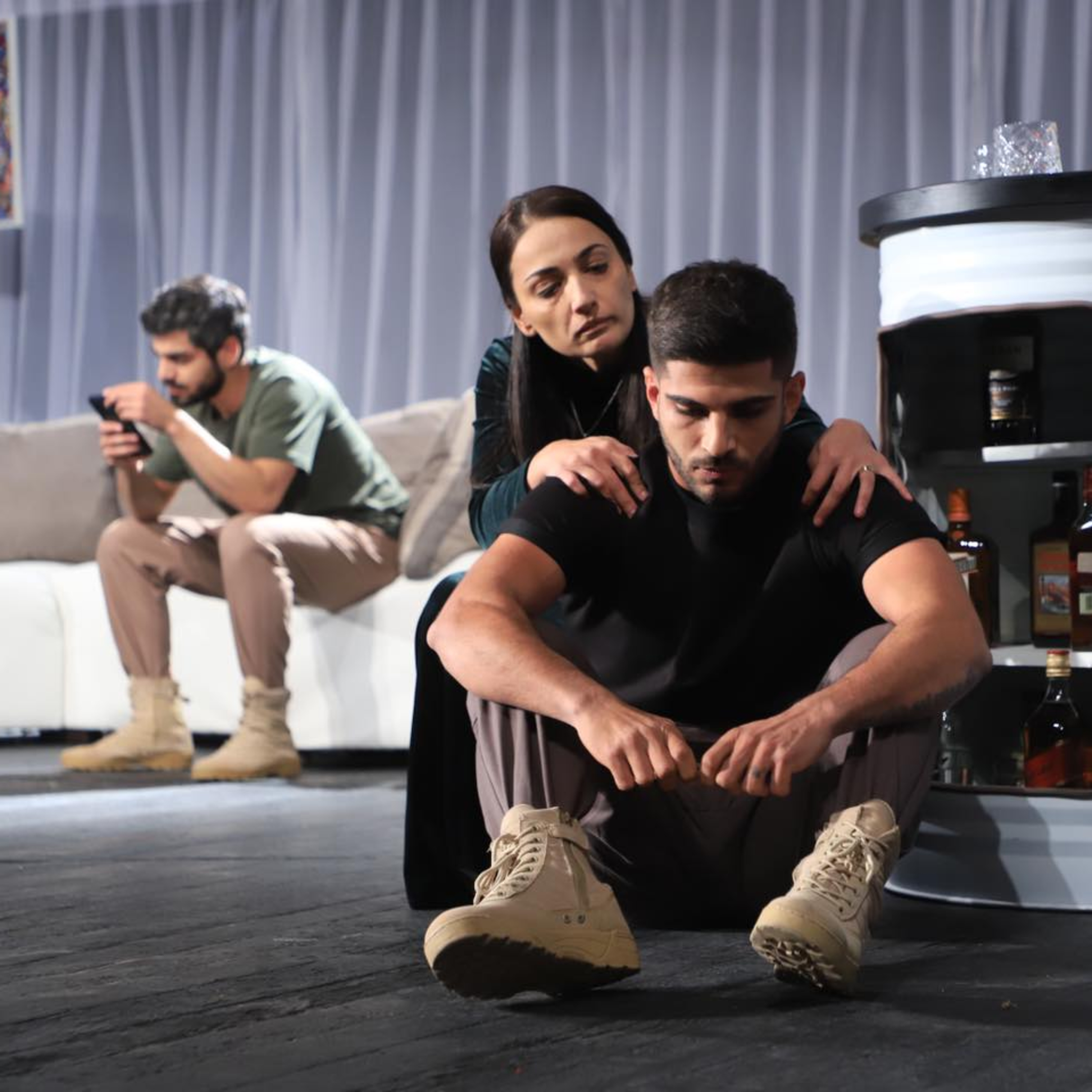 Էպիզոդ 48 | Պրեմիերա «Պատերազմի ցեցը». «Շունչ» նորաստեղծ թատրոն  episode artwork