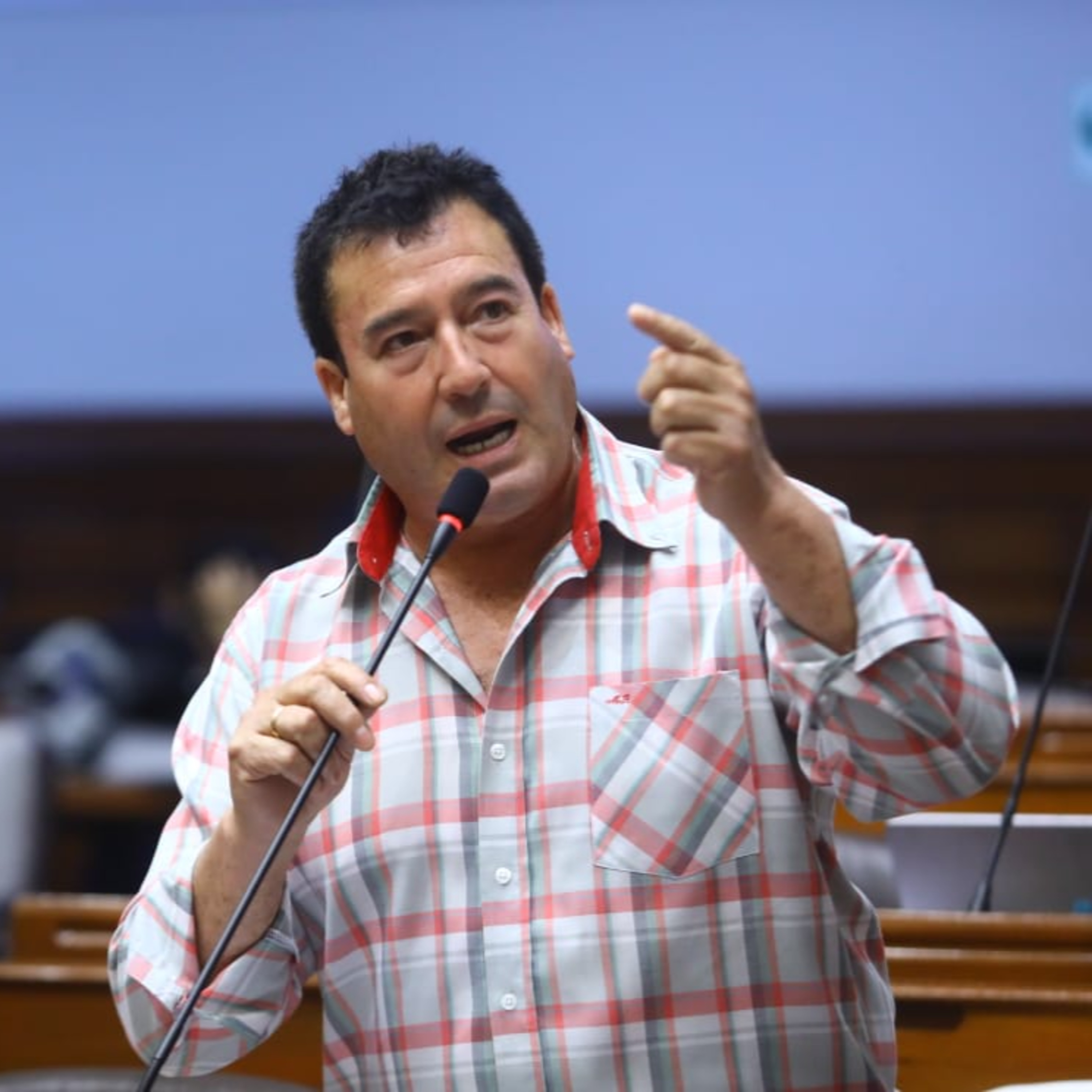 Entrevista al congresista Edwin Martínez episode artwork