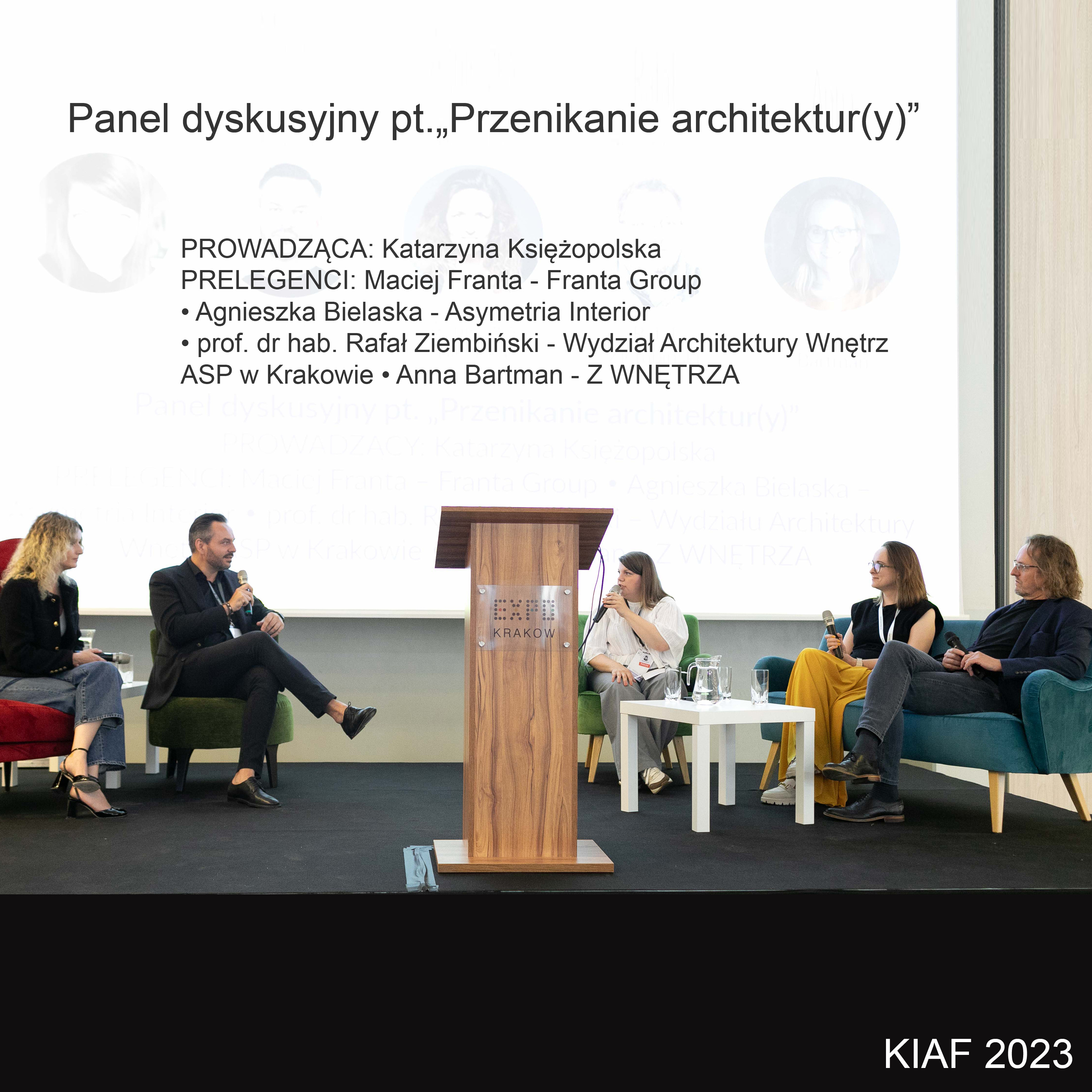 Z wnętrza