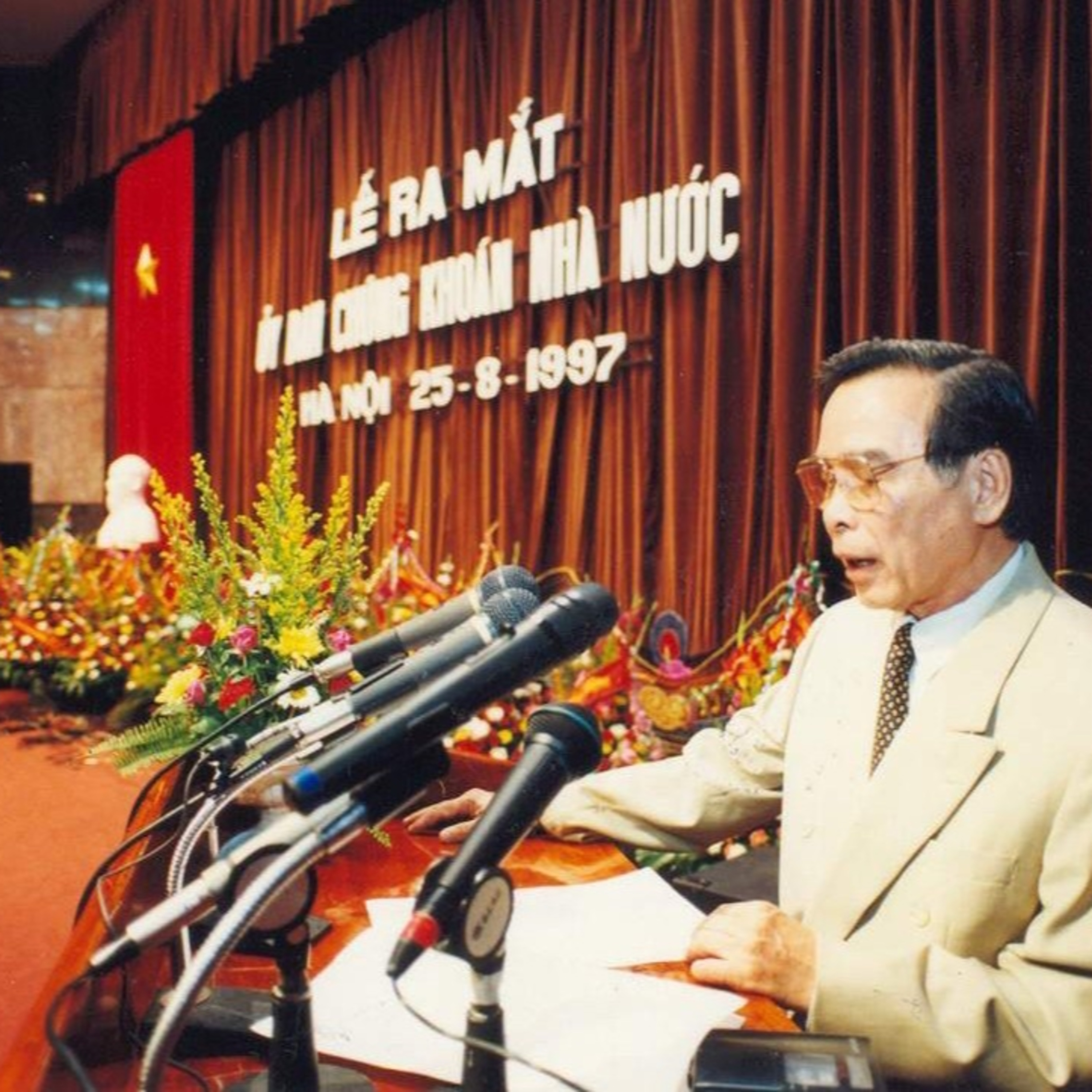 Behind-the-scenes stories about the day the Vietnam stock market was born