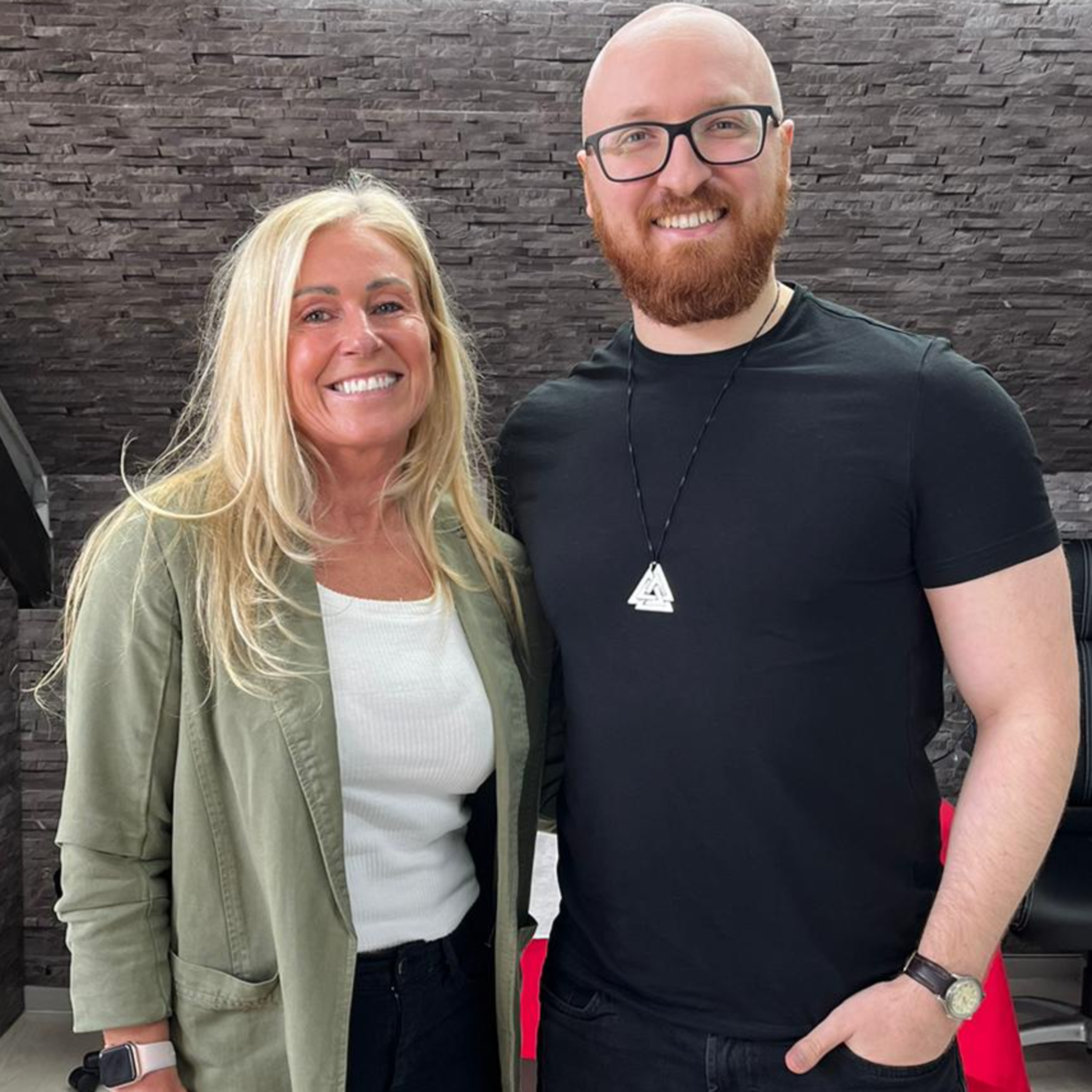 Tracy Holmes - From Nurse To Fitness Guru, Handling My Brothers Mysterious Death, And Doing A Complete 180 On My Life episode artwork