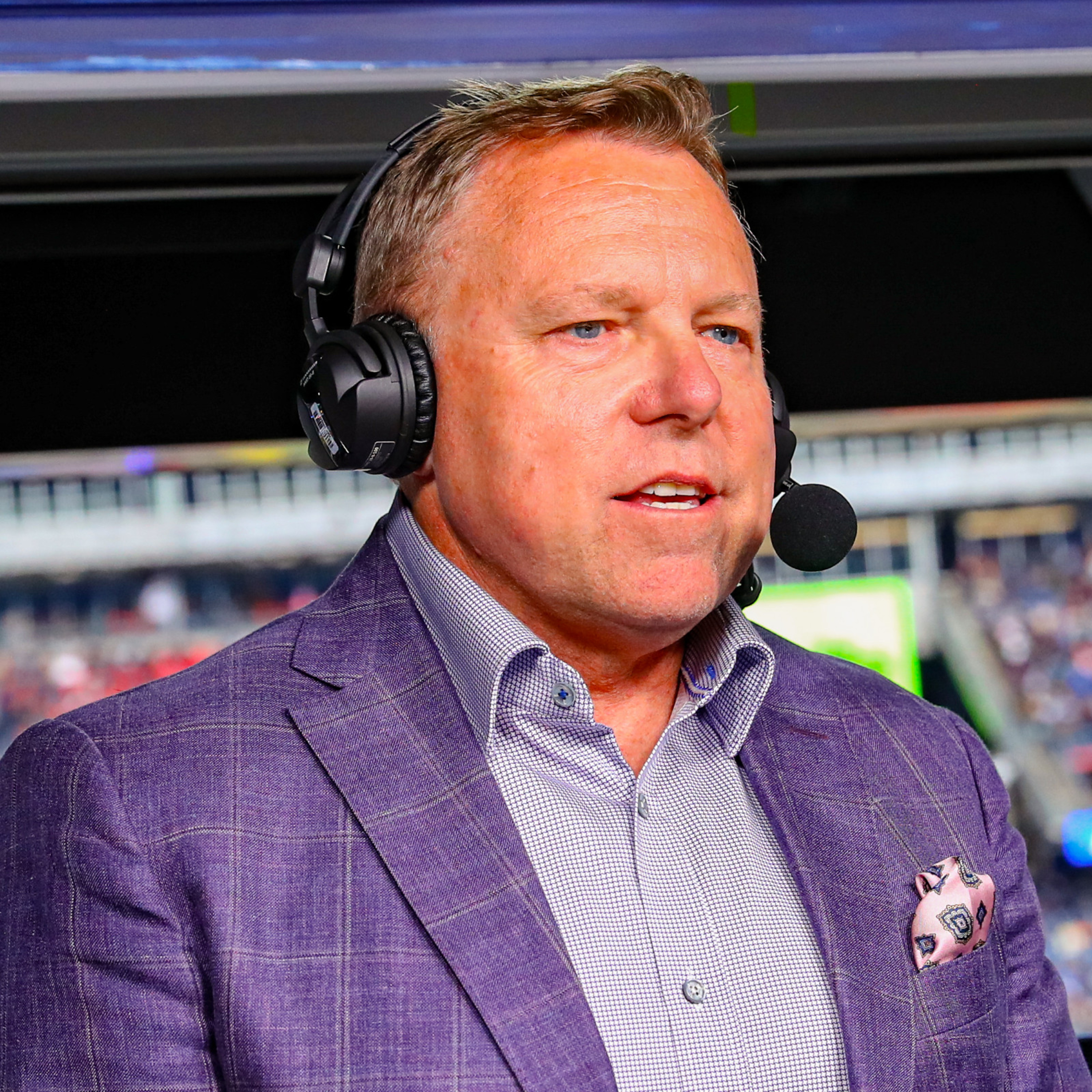 Leigh Diffey Discusses His Amazing Broadcasting Career | Lights Out With John Roberts episode artwork