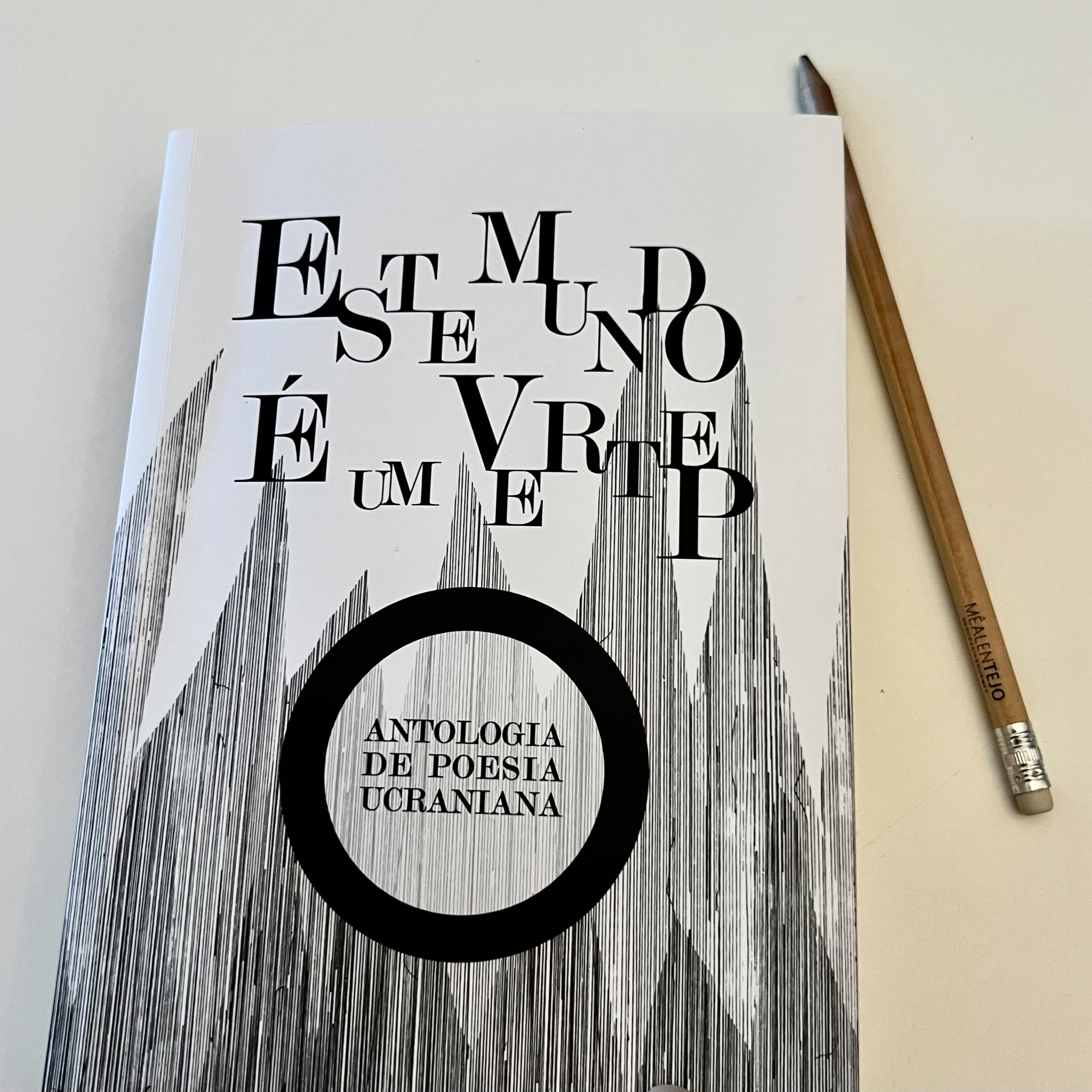 Este Mundo é um Vertep (Antologia de Poesia Ucraniana): "Um dos capítulos deste livro chama-se A Guerra, e é sobre as várias guerras que a Ucrânia já passou e continua a passar" episode artwork