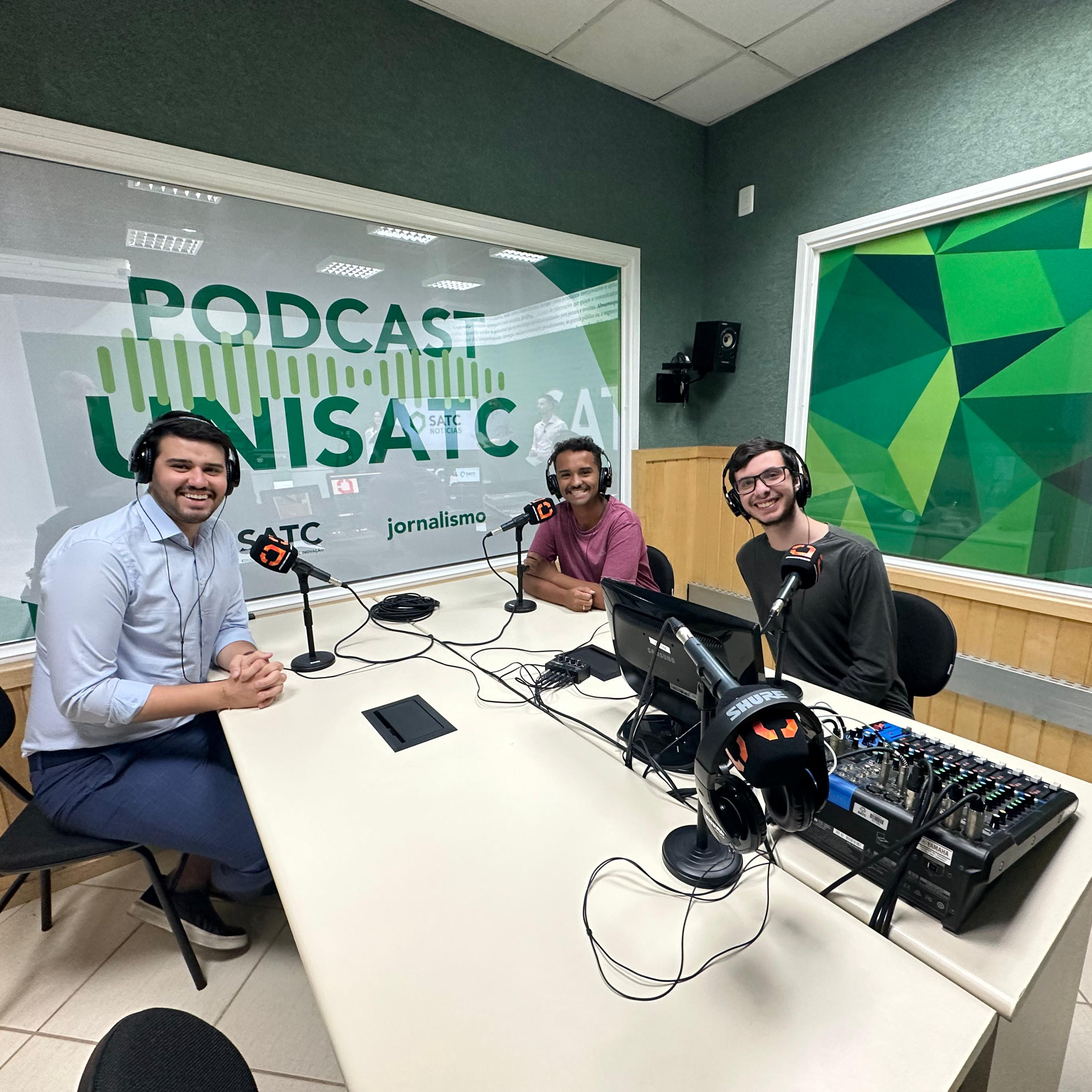 Suco de Brasil #04- Bastidores do voto: Os desafios de coordenar eleições no rádio em Criciúma episode artwork