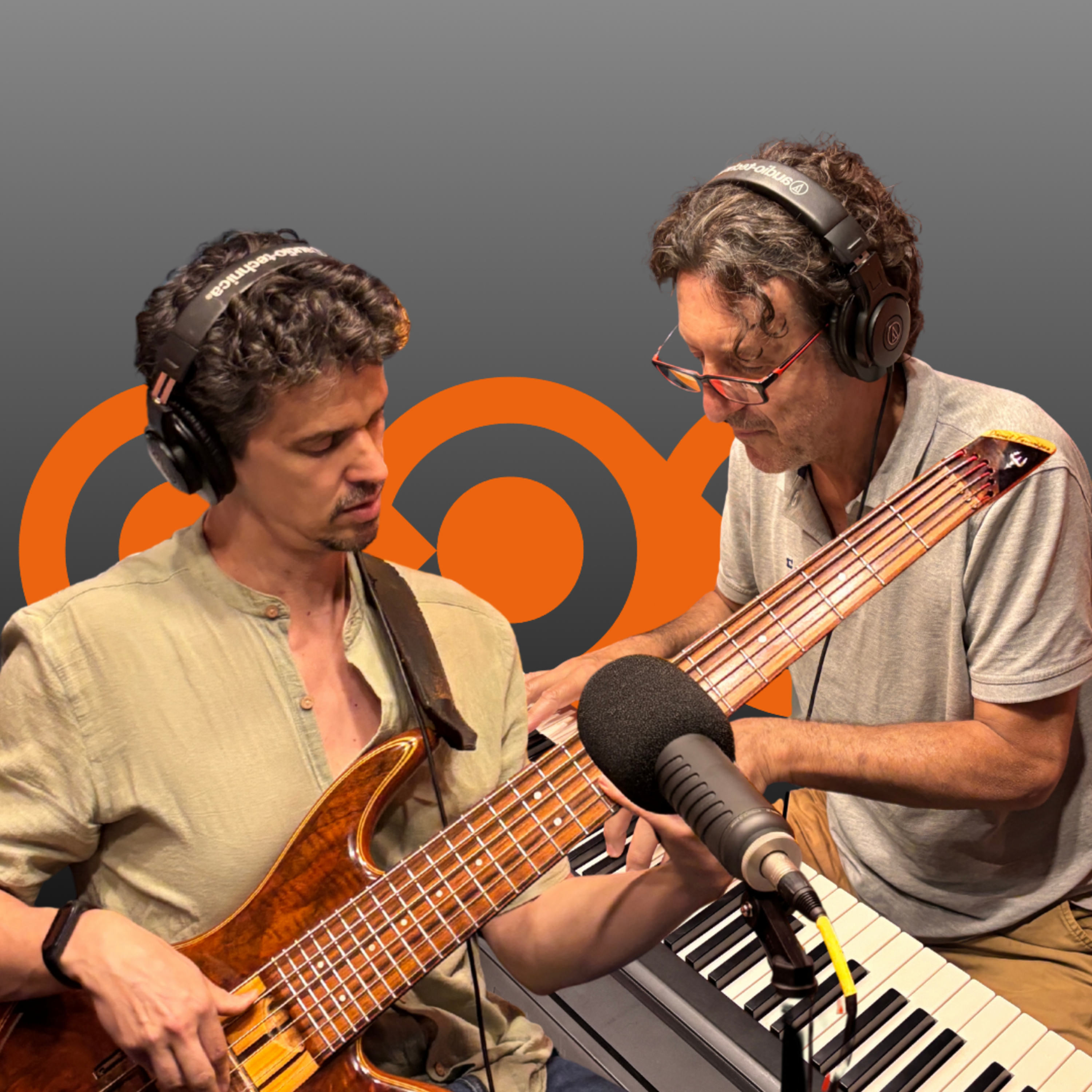 Revuelto - Algo parecido a un programa de radio