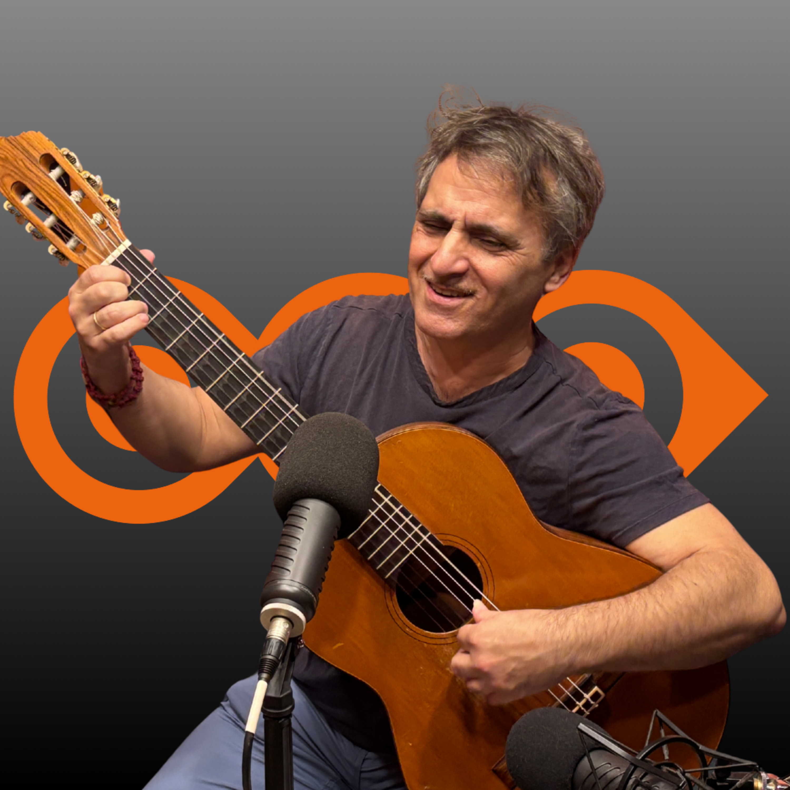 Revuelto - Algo parecido a un programa de radio