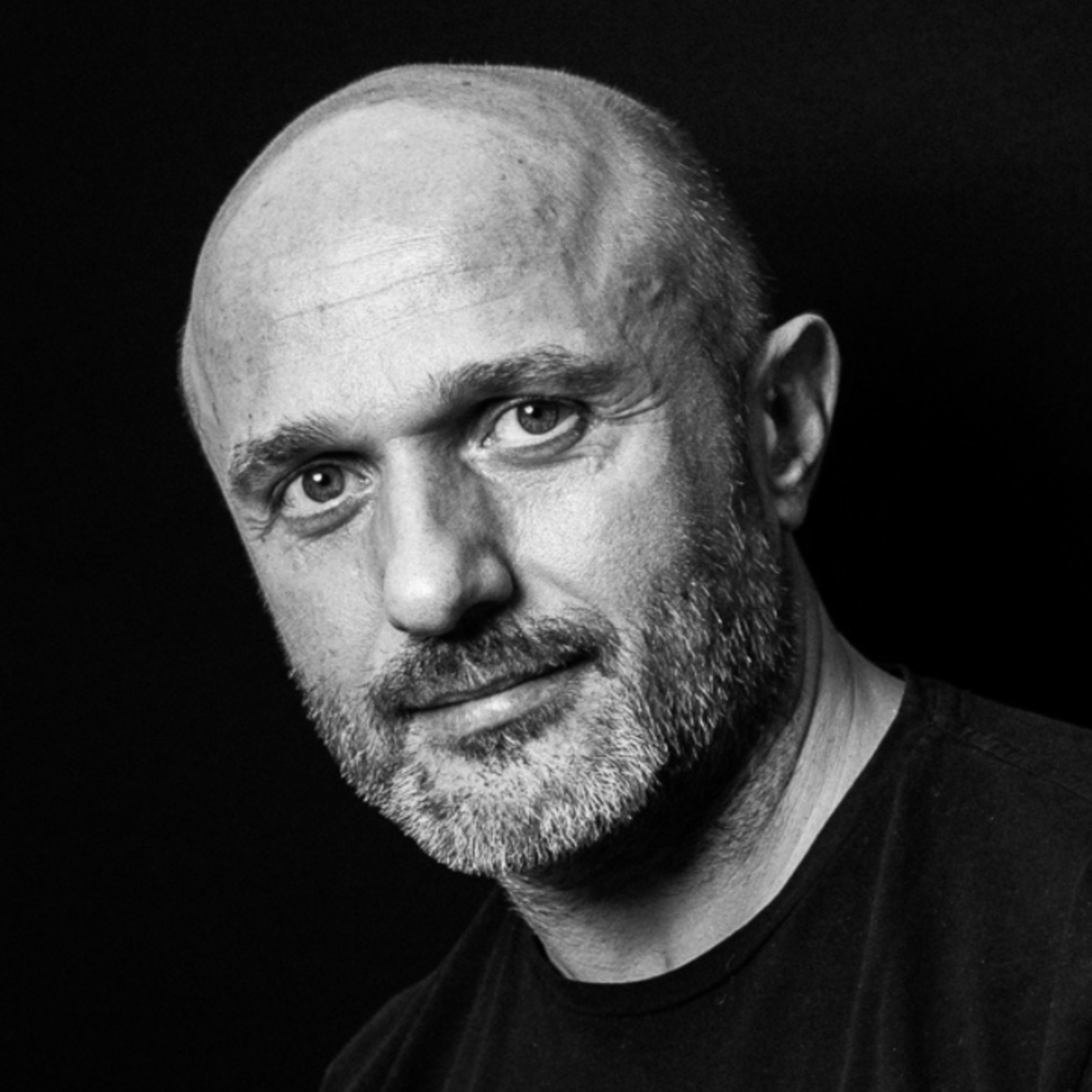 ГЕОРГИ ТОШЕВ за чистотата в изкуството, правилните избори, за "симпатичната опасност" на AI и др.
