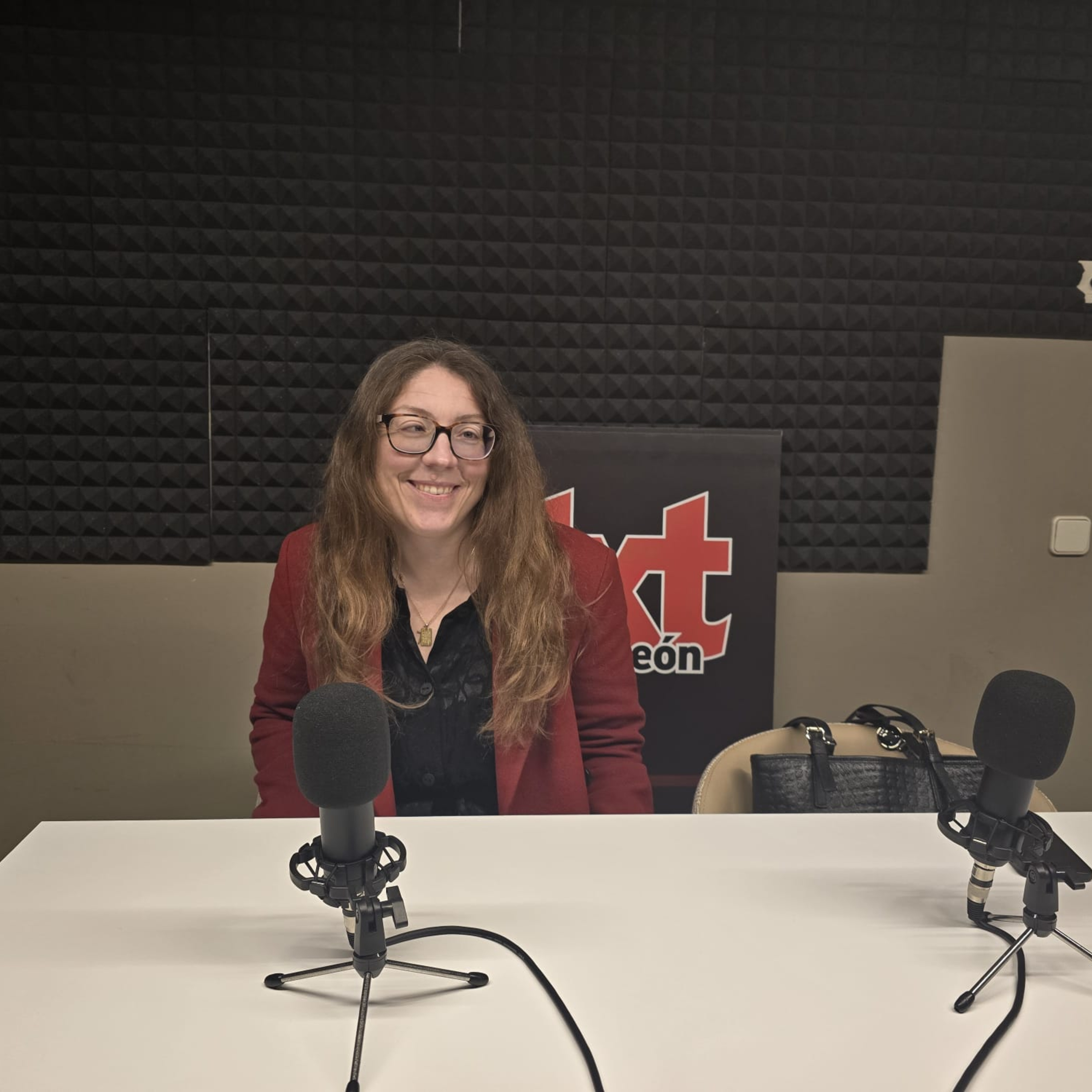 PODCAST MOTOR La UE da marcha atrás y los híbridos podrían seguir circulando a partir de 2035. episode artwork