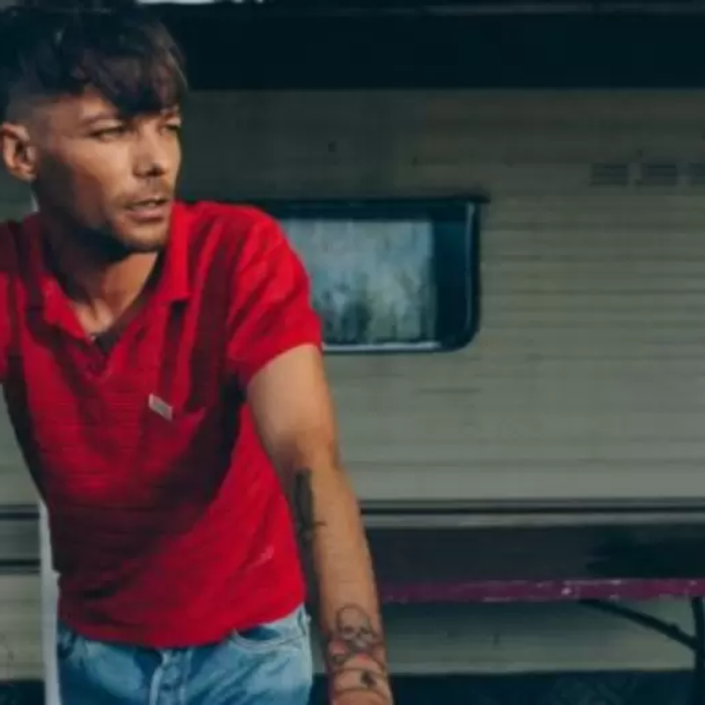 Estrenos louis Tomlinson lemonade anuncia nuevo album 2025 episode artwork