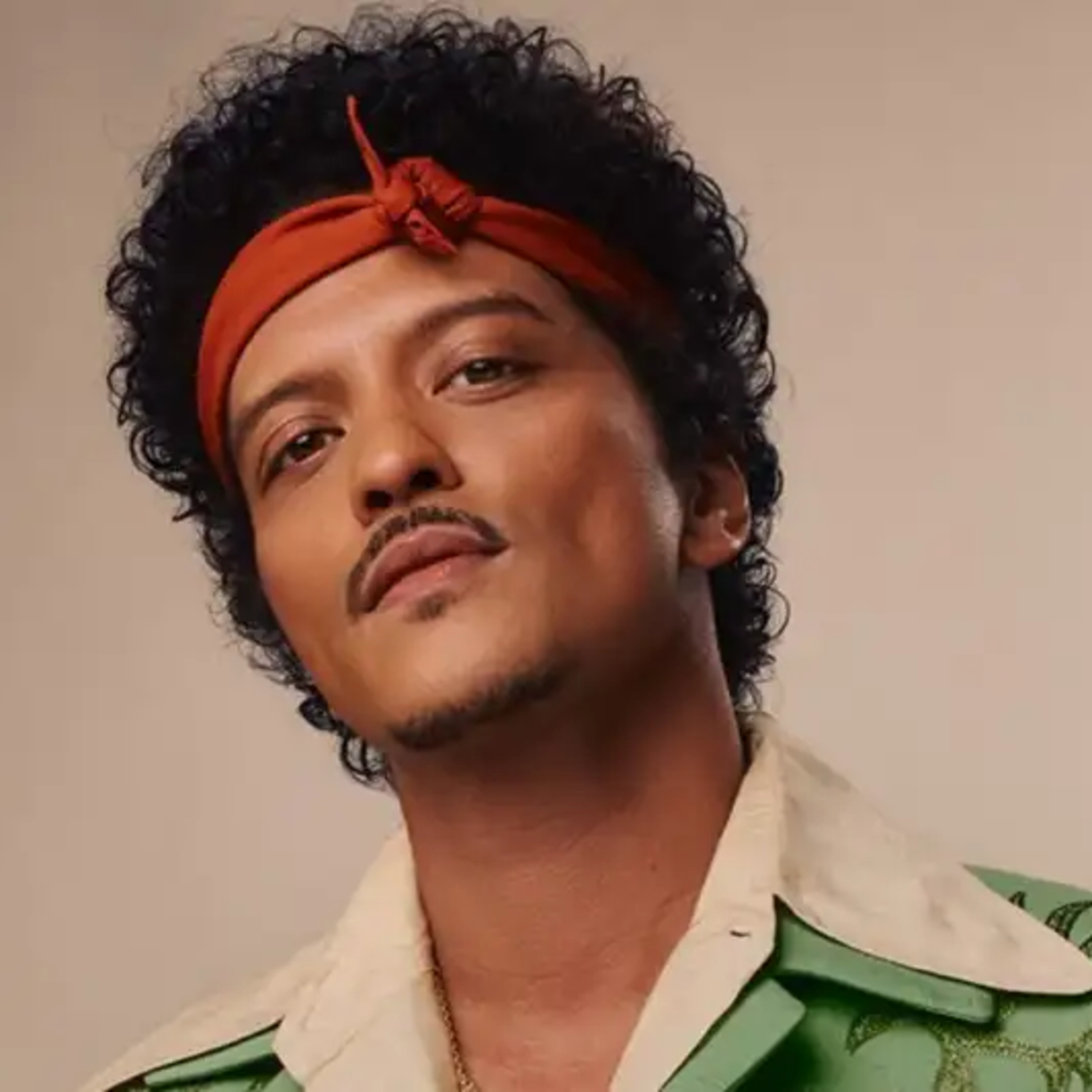 Bruno Mars lanzó "I Just Might", el primer singl de su cuarto álbum , "The Romantic" episode artwork