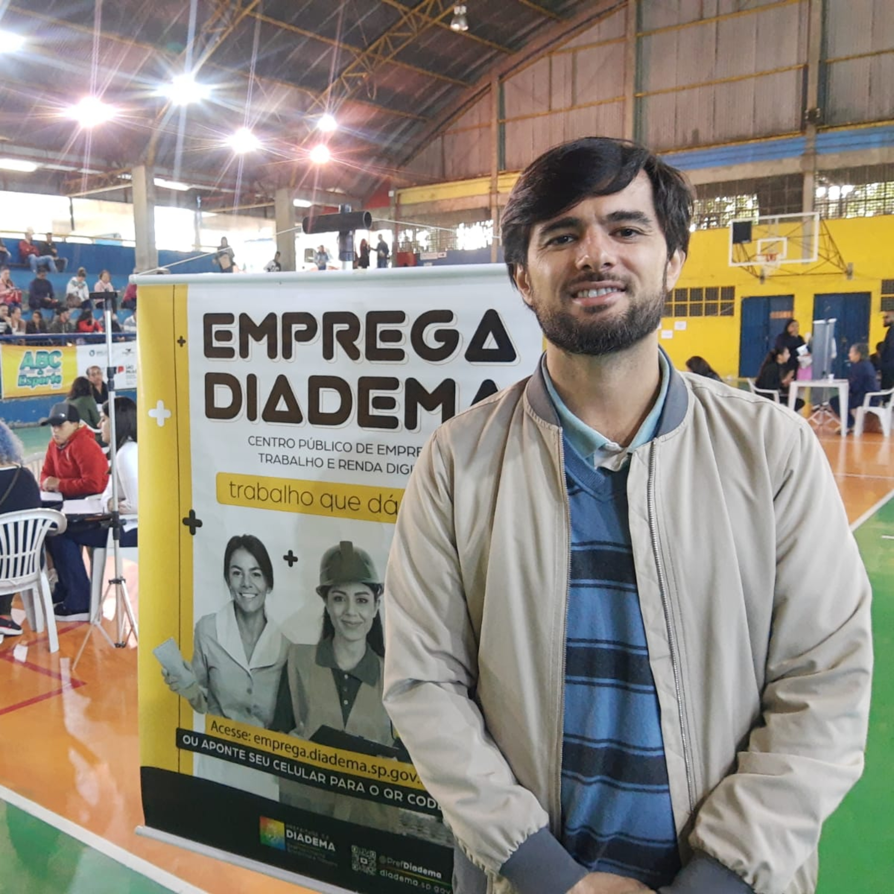 Diadema promove feirão de empregos com vagas no setor de comércio e serviços episode artwork