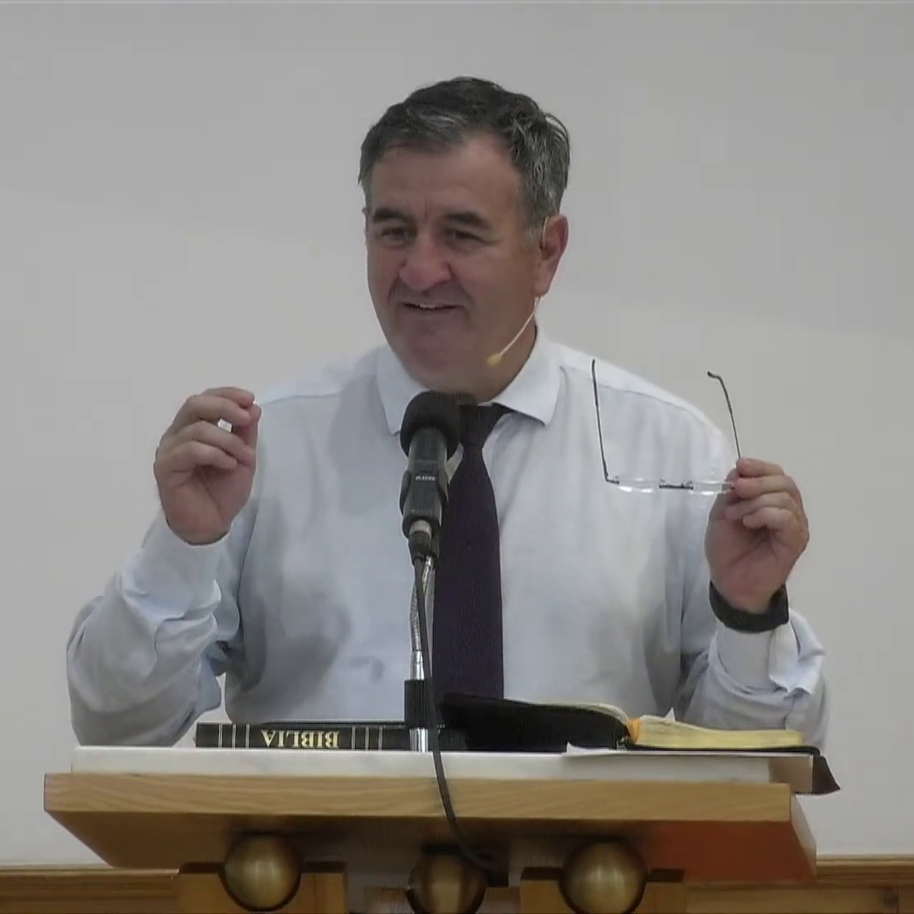 Bătălia PENTRU generații NU bătălia DINTRE generații - Ioan Szasz