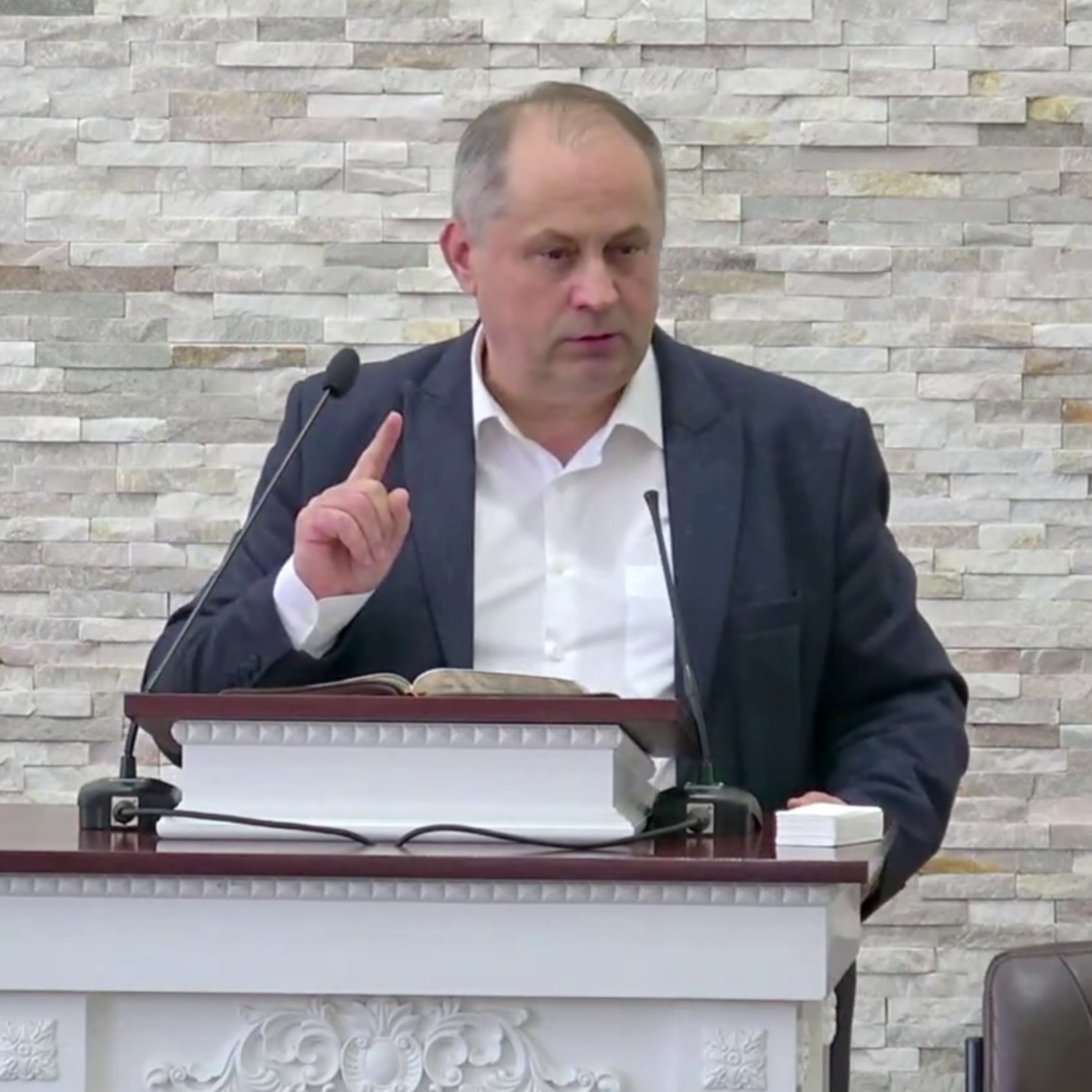 Cum te ridică Hristos când ești căzut? - Victor Cîmpean