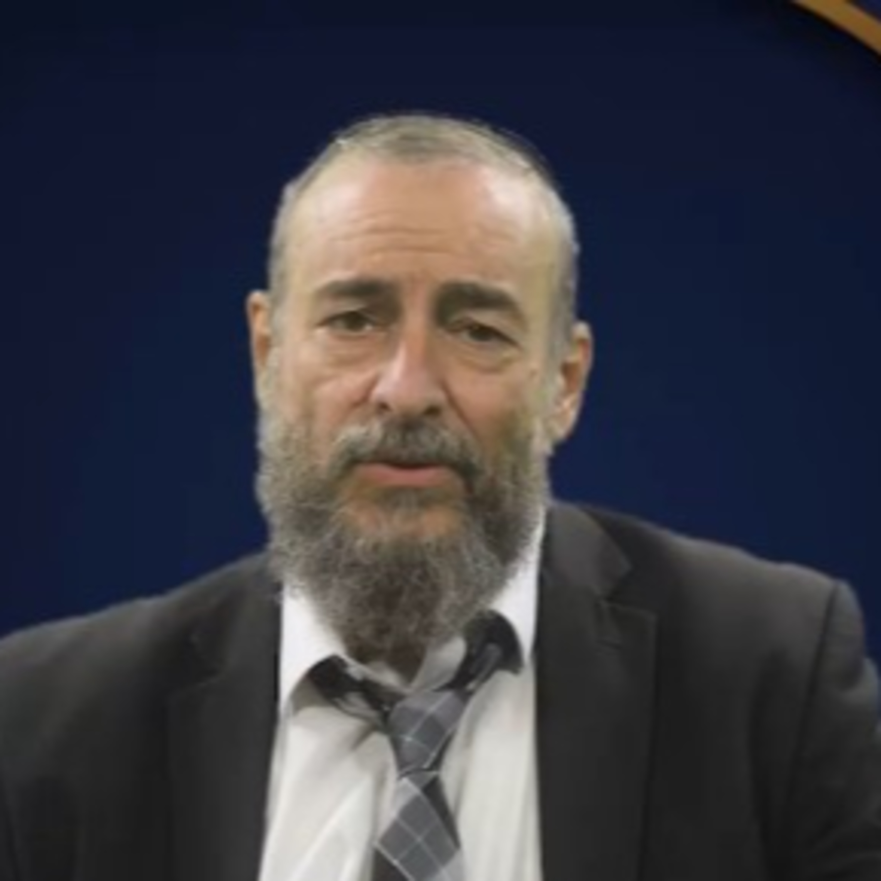 ⏳ הזמן מעצב את האדם - מבט מעמיק בפרשת חיי שרה | הרב ישראל לוברבוים