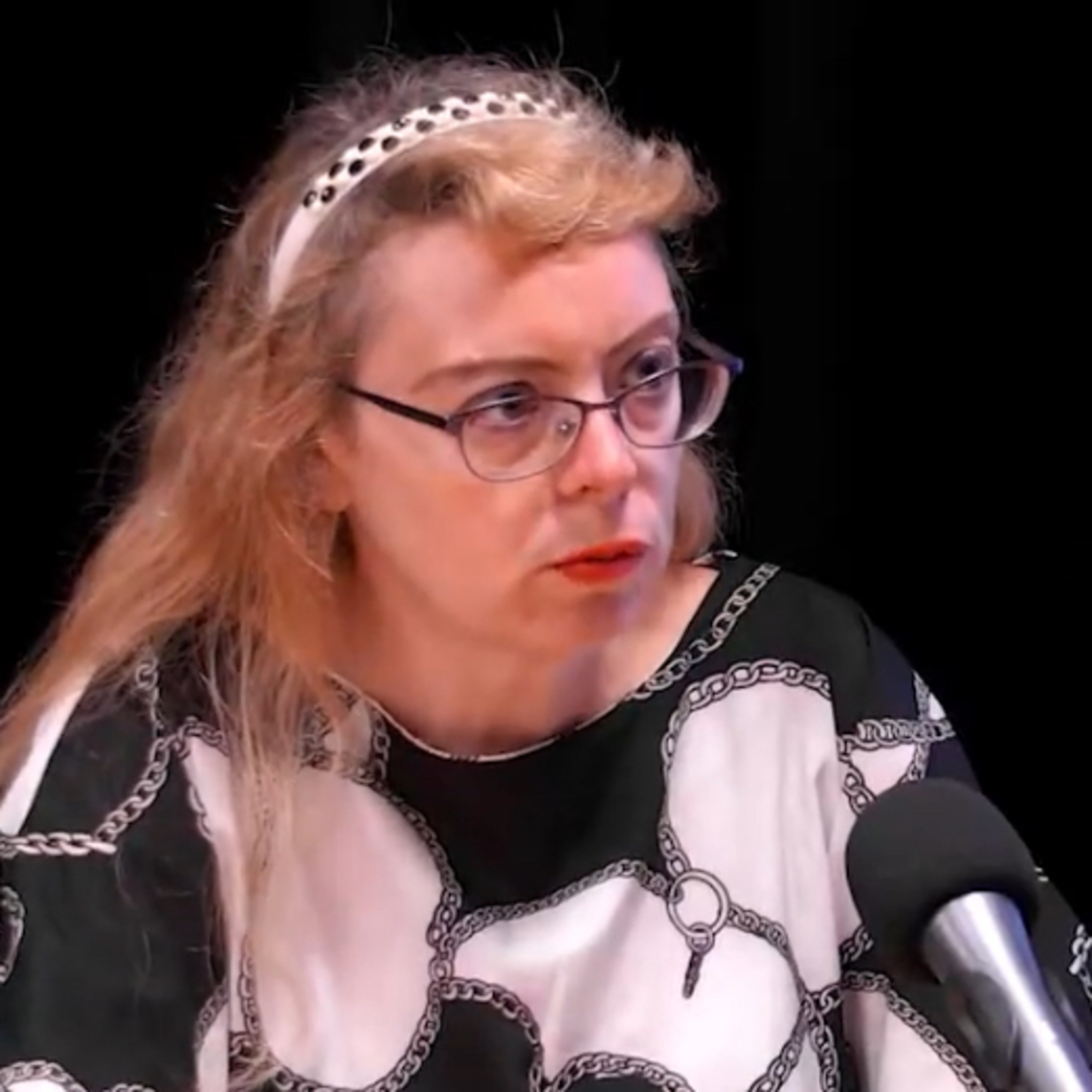 Rozmazlená vyšší střední třída chce kádrovat své méně uvědomělé spoluobčany, jak mají správně žít, říká Švihlíková