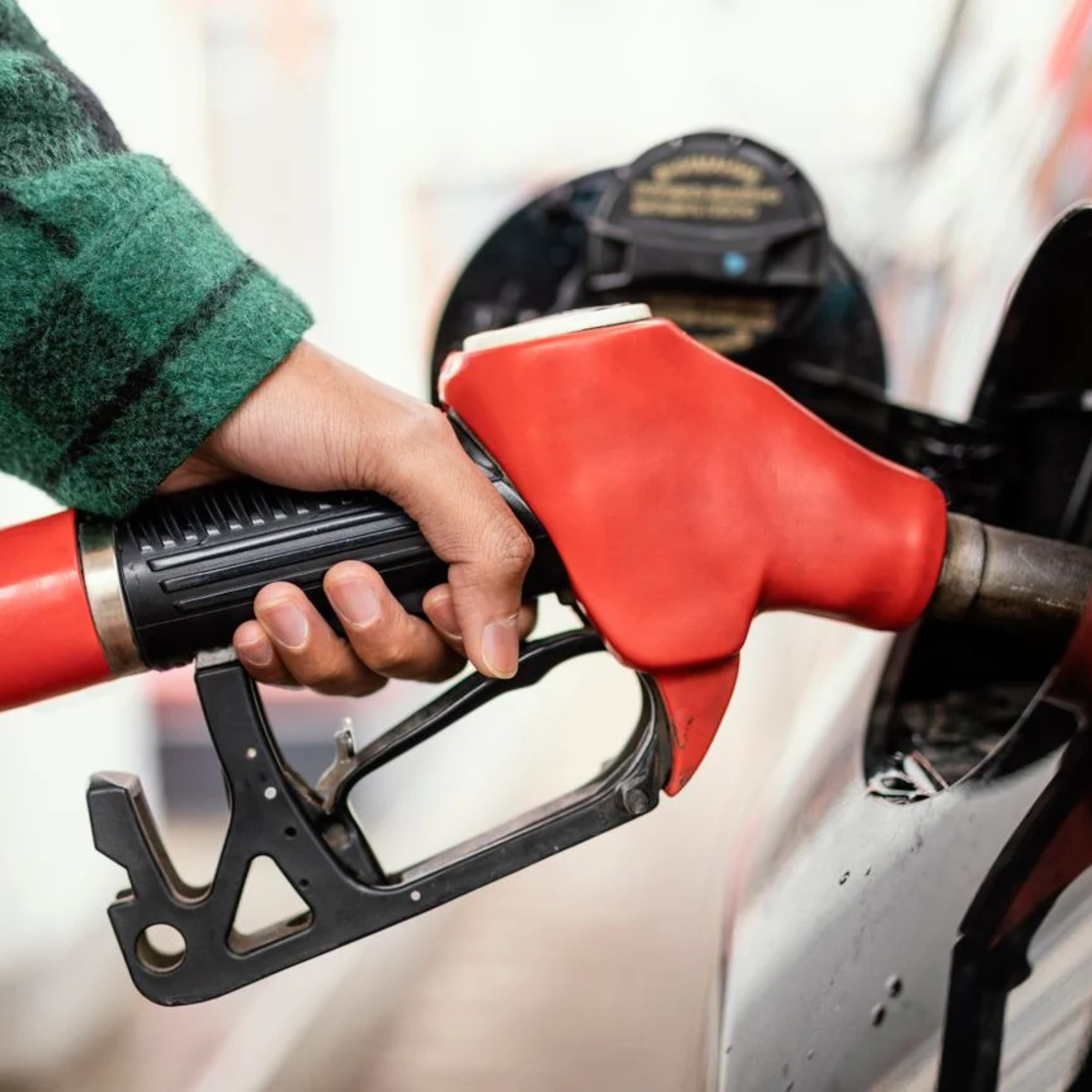 Fraude em posto de gasolina que adulterava quantidade de combustível ao consumidor episode artwork
