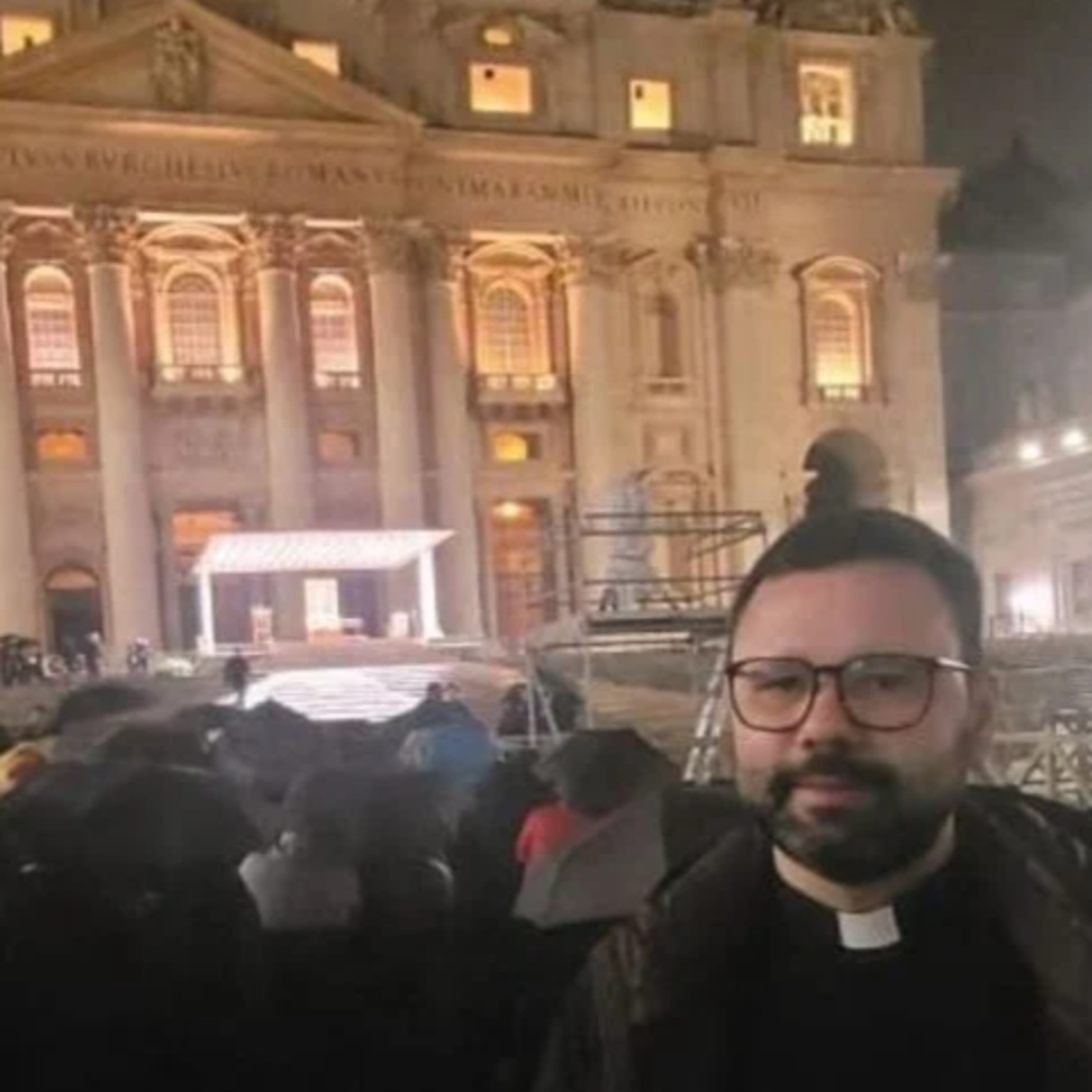 Padre do ES participa de vigília de oração pelo Papa no Vaticano episode artwork