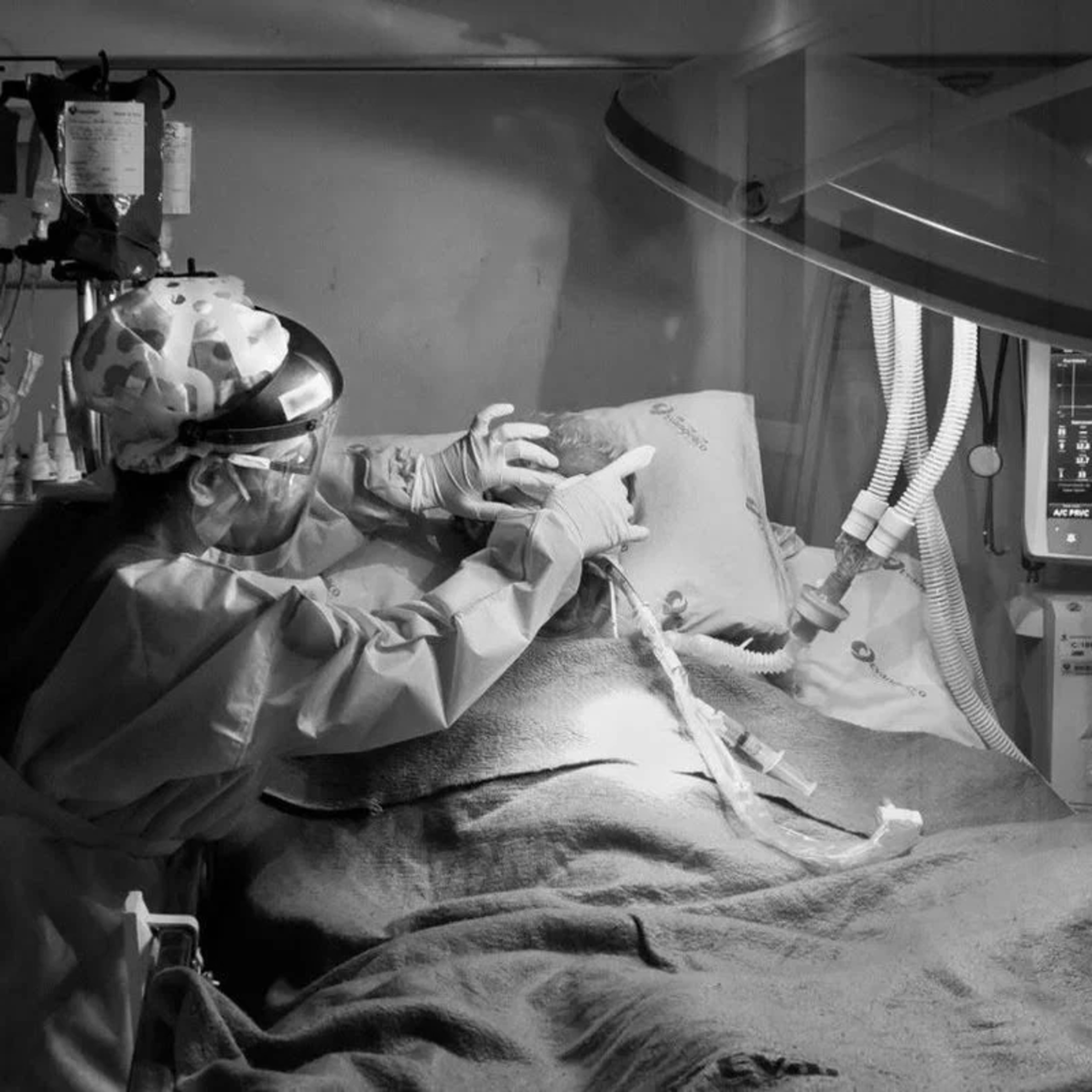 Especial Covid-19: médicos relembram como era estar na linha de frente episode artwork