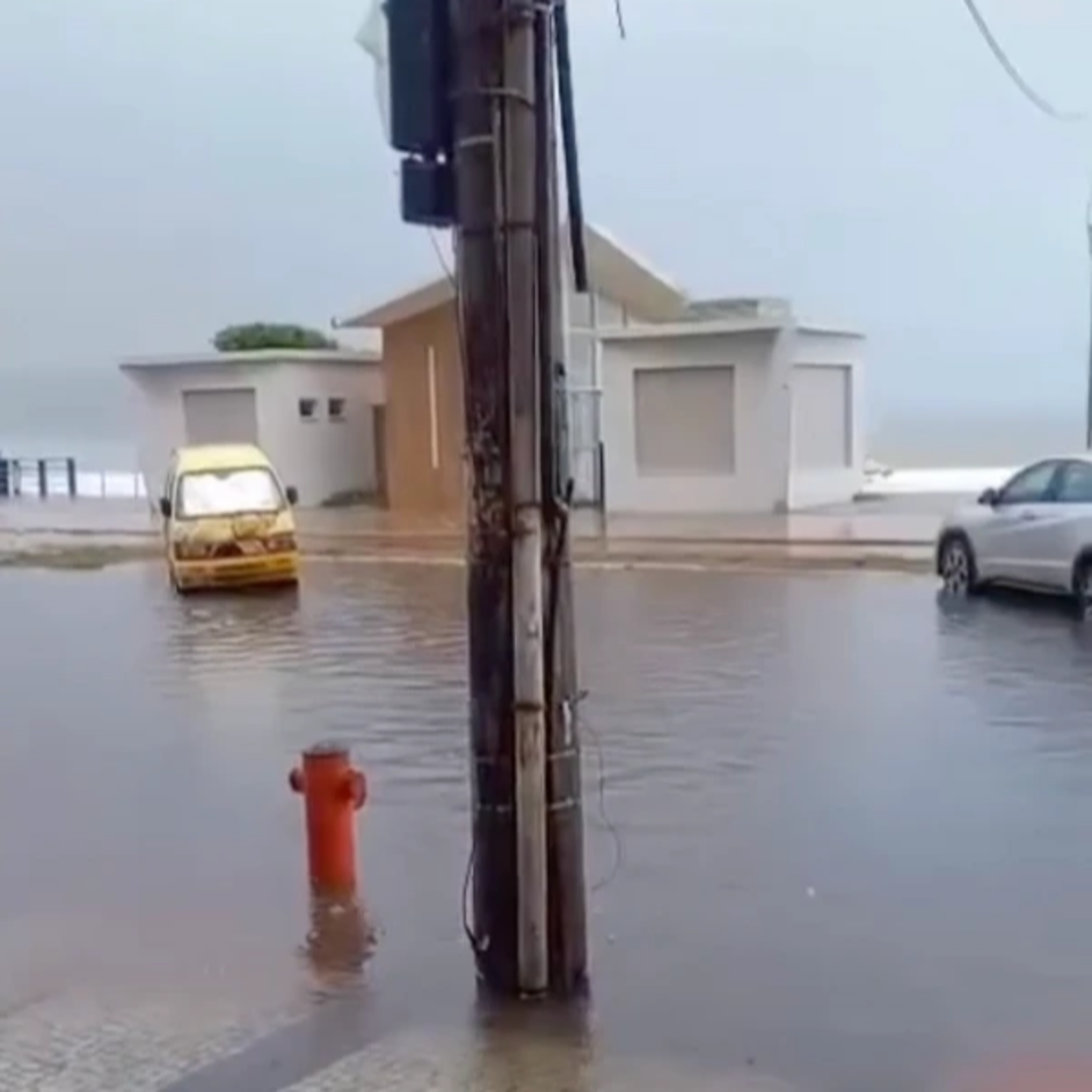Guarapari foi a cidade onde mais choveu nas últimas 24 horas episode artwork
