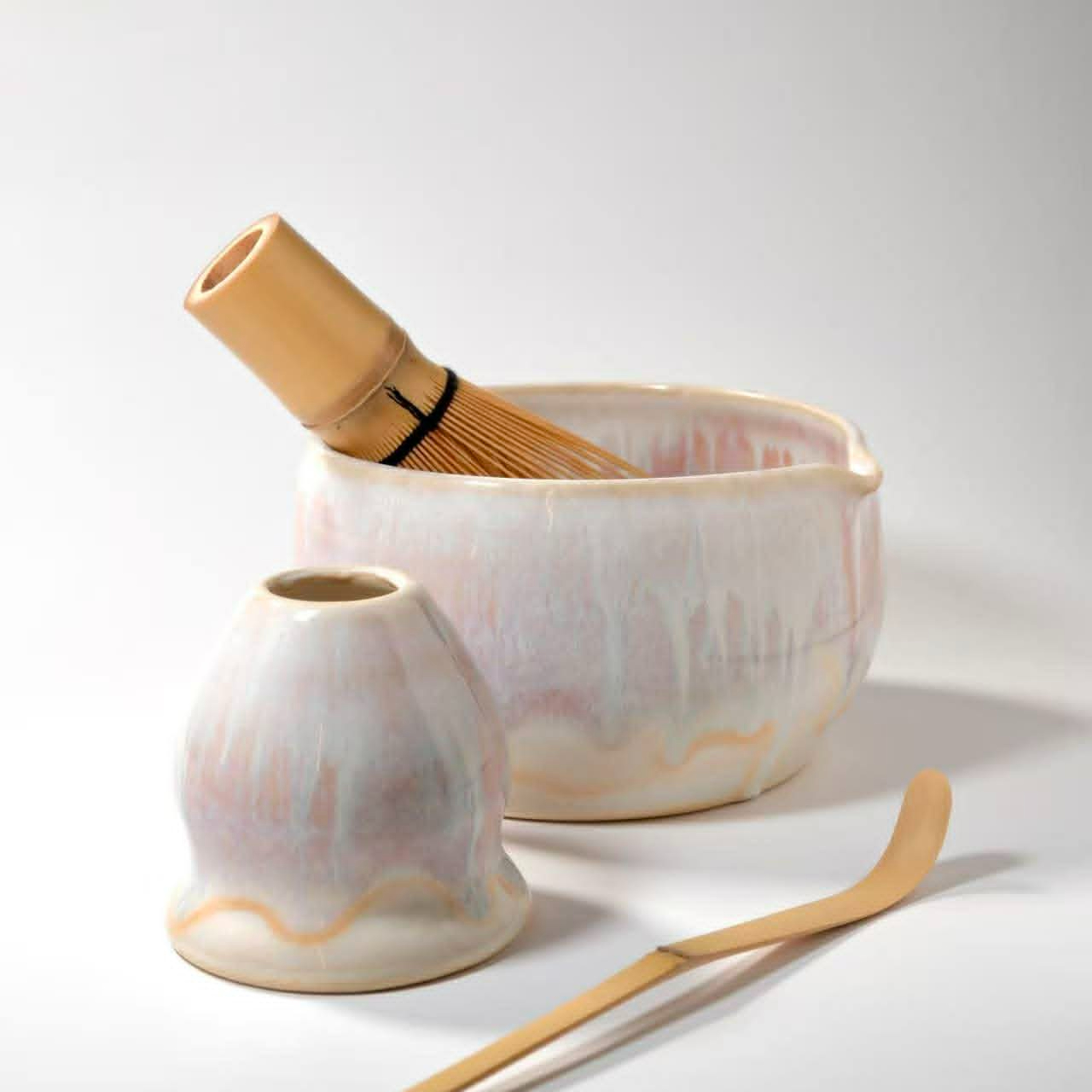 Doing Pottery in Canada: When a Hobby Becomes a Side Hustle | 加拿大做陶艺:当兴趣变成了副业