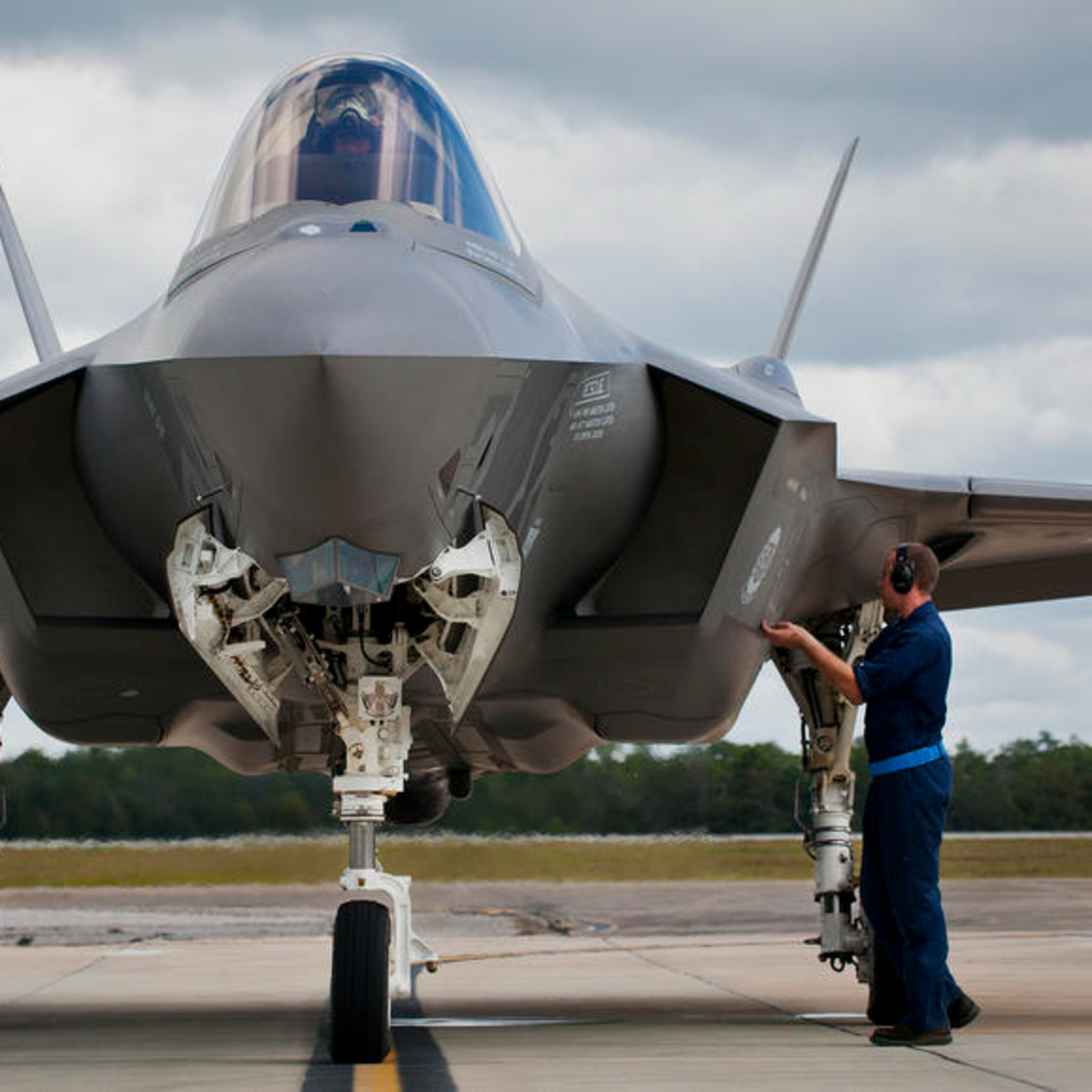 Gli USA controllano i nostri F-35? con David Cenciotti (The Aviationist) - Ep.97 episode artwork