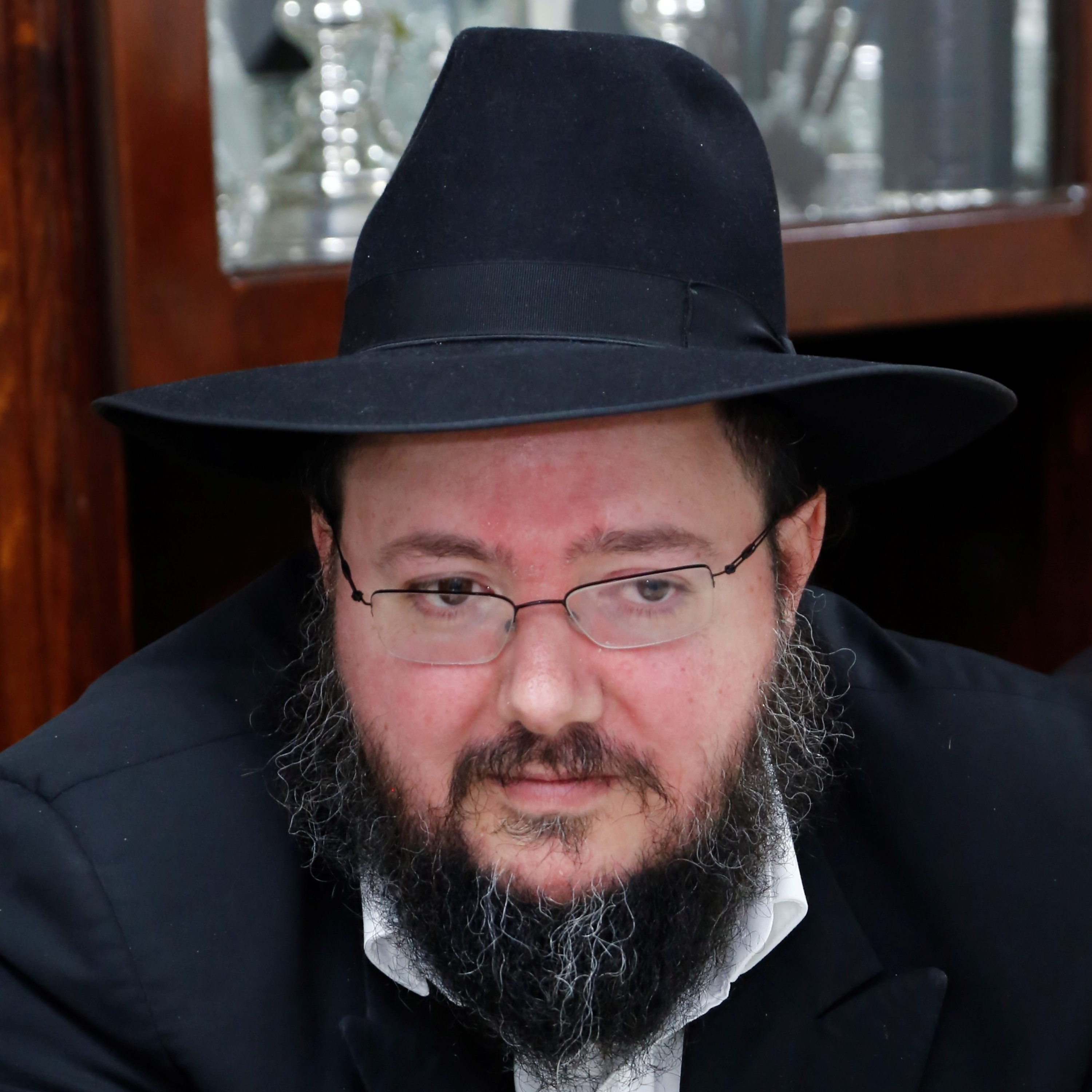 סימן רמ"ב - להזהר בכבוד שבת - הרב מיכאל שלמה אבישיד שליט"א episode artwork